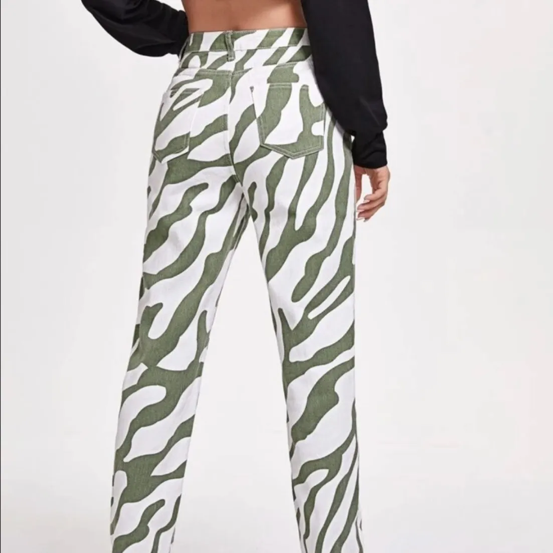 Verge Girl Green graphic jeans - Image 4