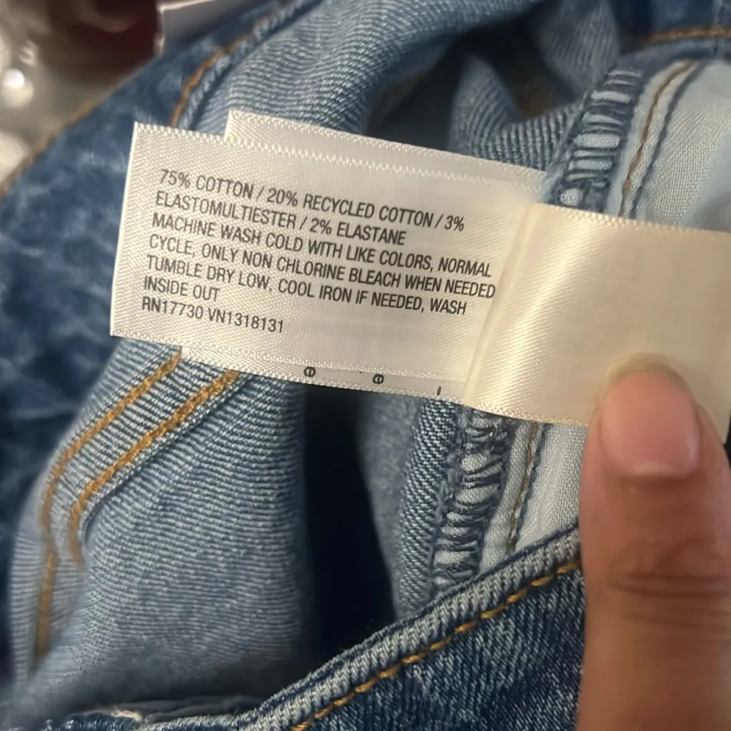 Universal Thread High Rise 80s Slim Leg Medium Wash Size 26R plus - Image 9