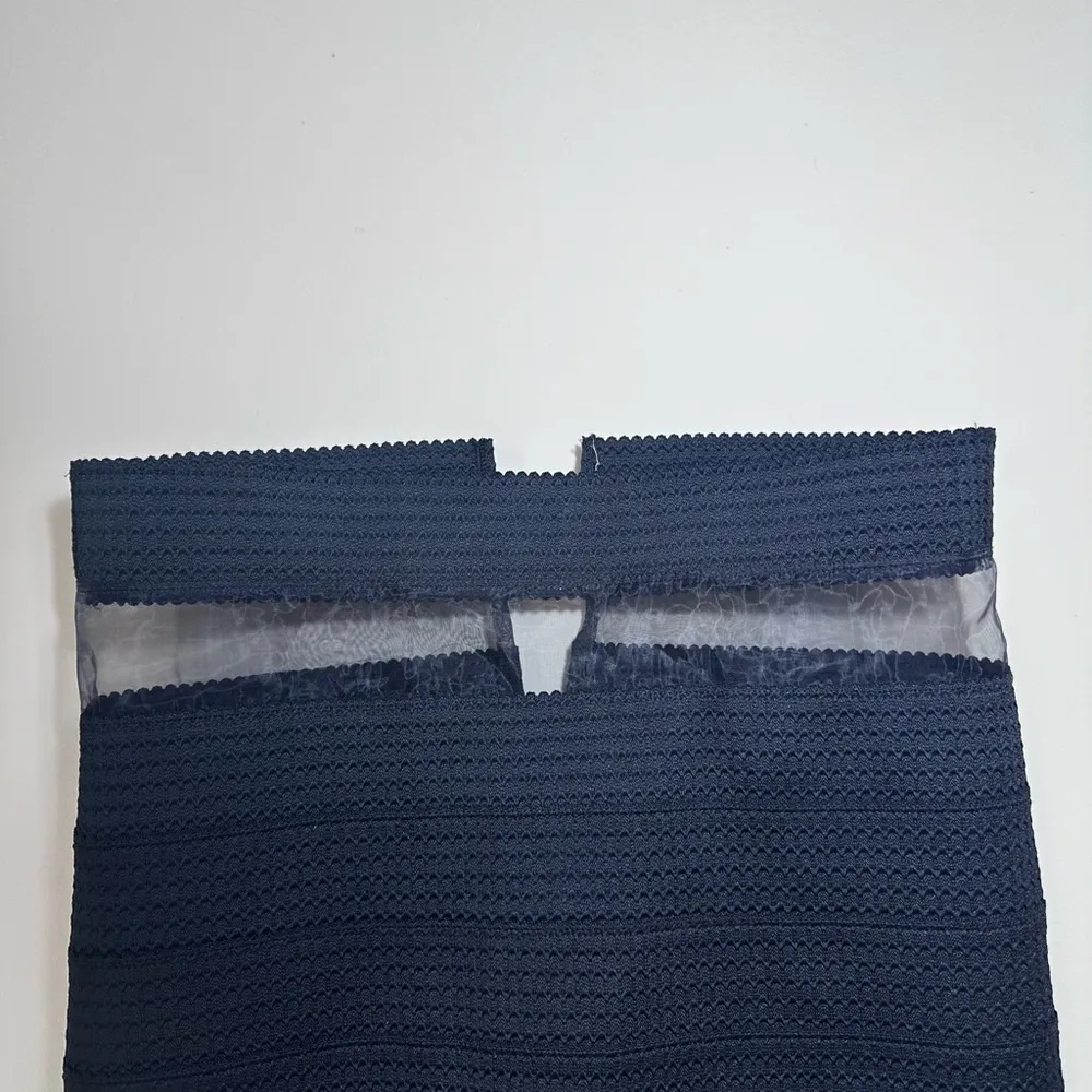 Express black pencil skirt mesh bottom business office work size Small - Image 3