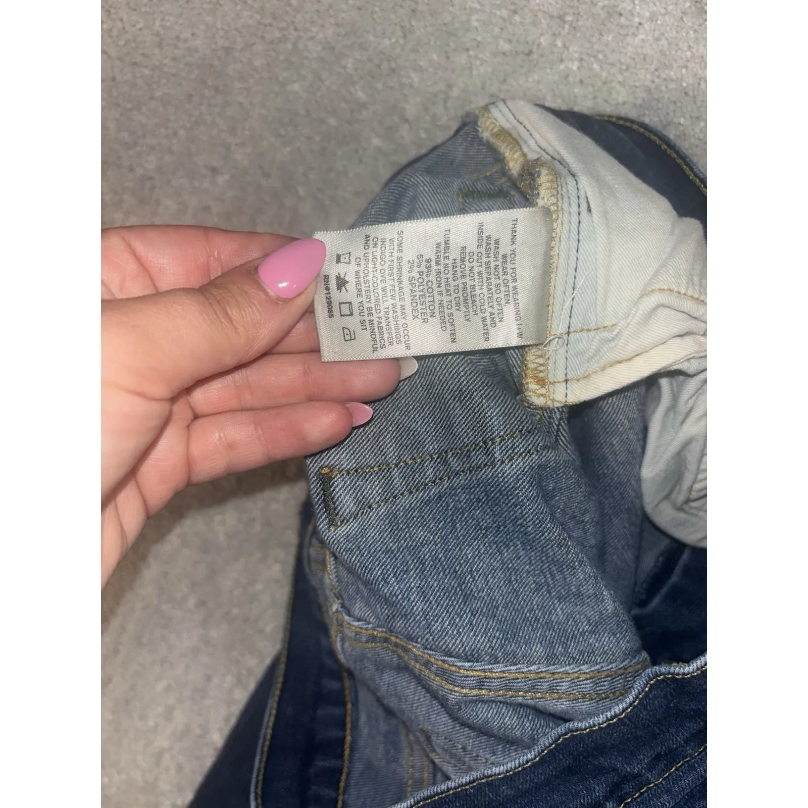 imogene And willie + virginia jeans Size 27 Reg Dark Wash Fray Raw Hem Blue - Image 6