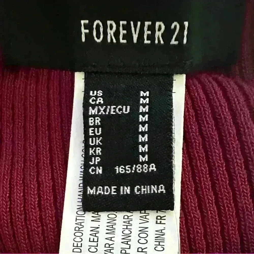 Forever 21  Women's Berry Cropped Top Sweater (482) - Image 9