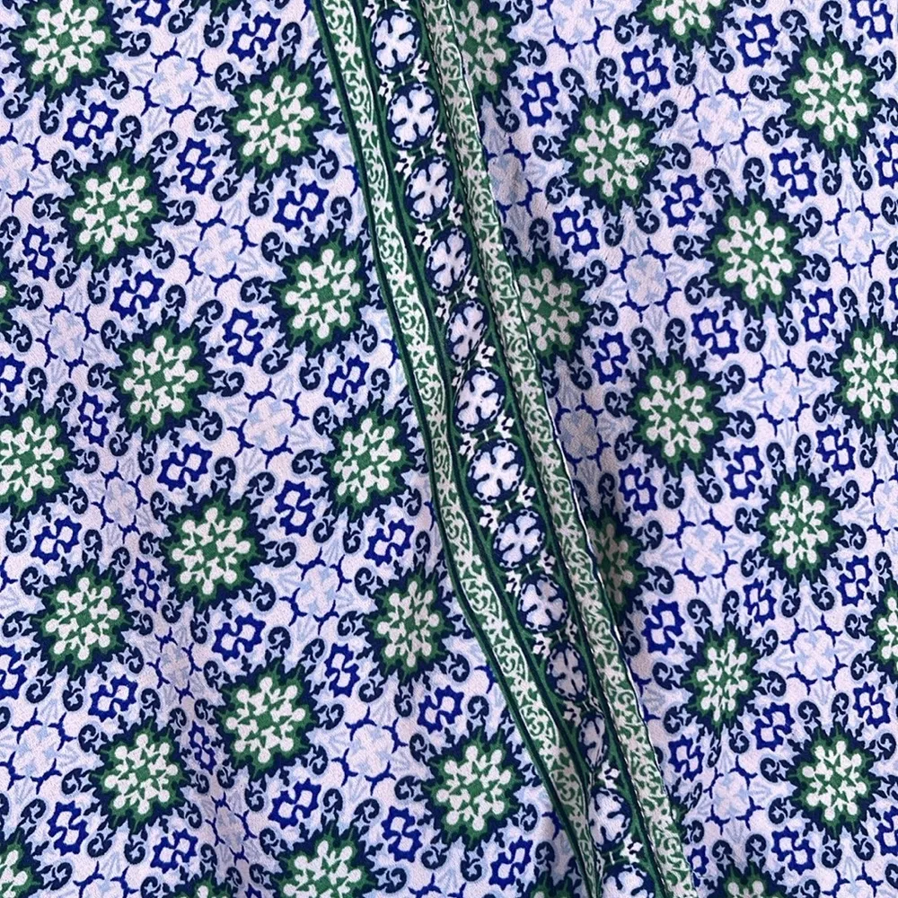 Max Studio Mosaic Dolman White Blue Green Sleeve Blouse Large EUC #4130 - Image 4