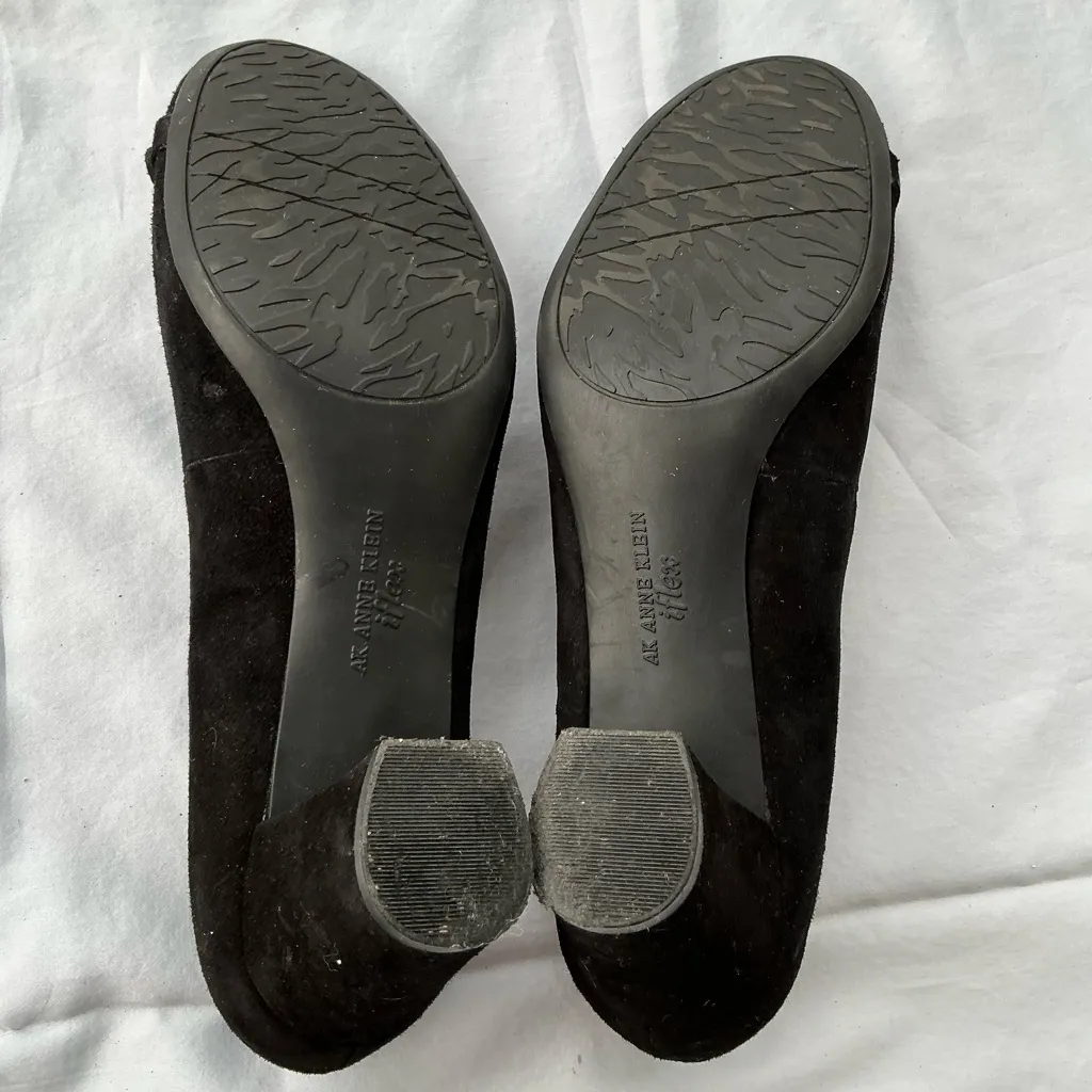 Classy Medium heel pumps 🖤🖤 - Image 8