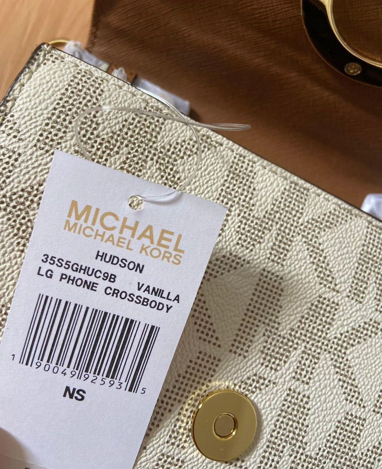  Micheal kors  PVC Hudson LG Phone Crossbody  Vanilla  - Image 14