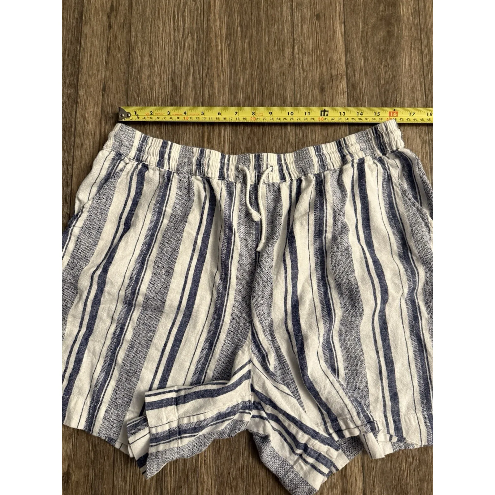 Beach Lunch Lounge Women's Size XL Blue White Stripe‎ Linen Blend Shorts - Image 4