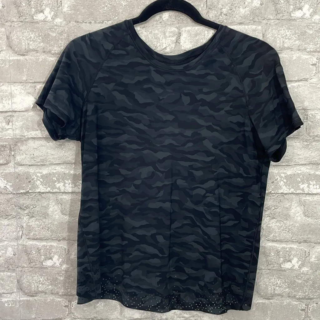 Lululemon Quick Pace Short Sleeve
Sequoia Camo Print Deep Coal Black - Image 3