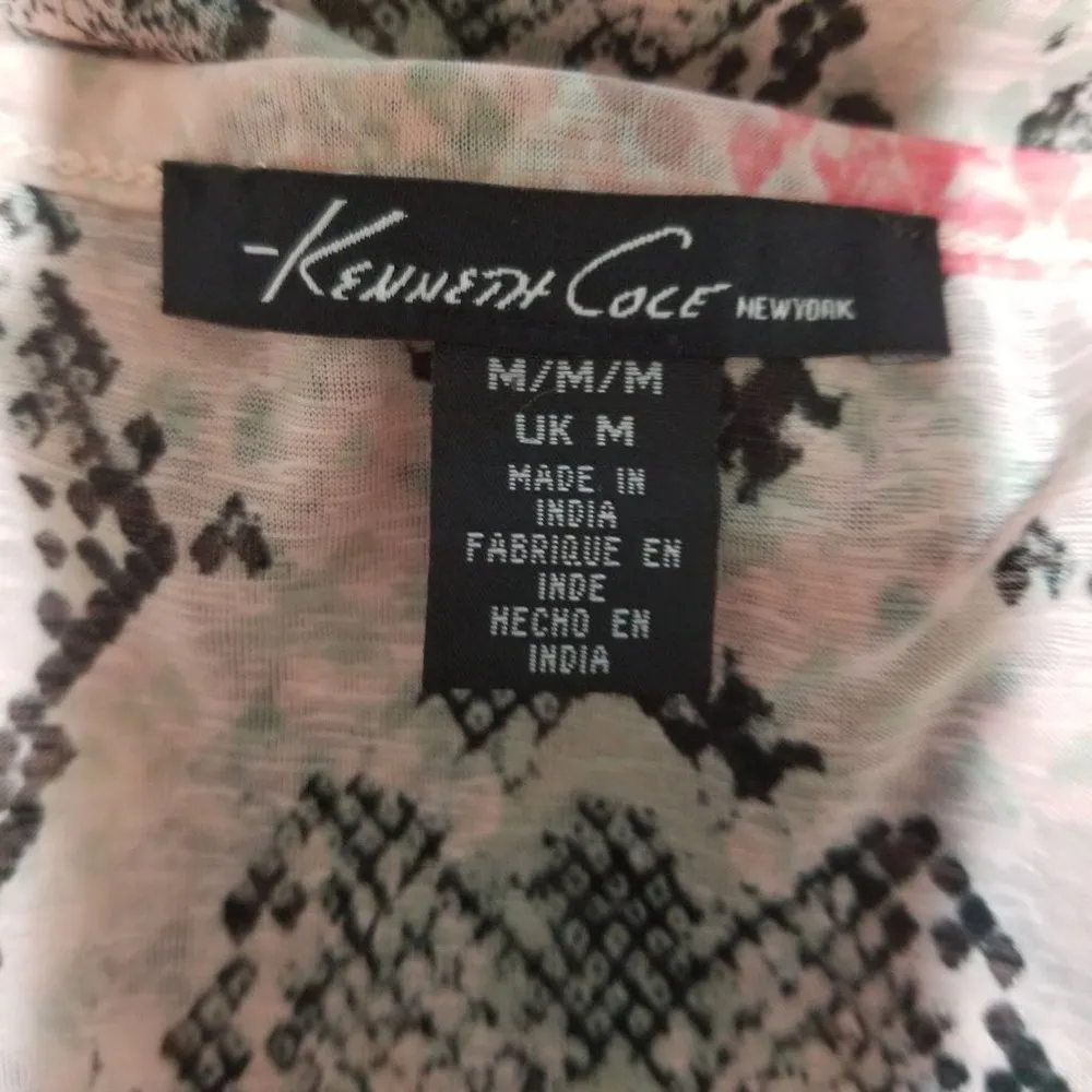 Kenneth Cole medium pink snake print light weight short sleeve top - Image 4
