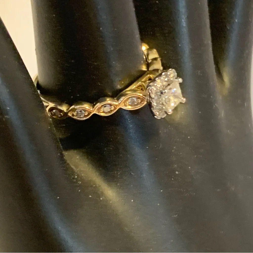 10K SOLID YELLOW GOLD PRINCESS CUT .36 CTW GENUINE DIAMOND RING (6.75) White - Image 4