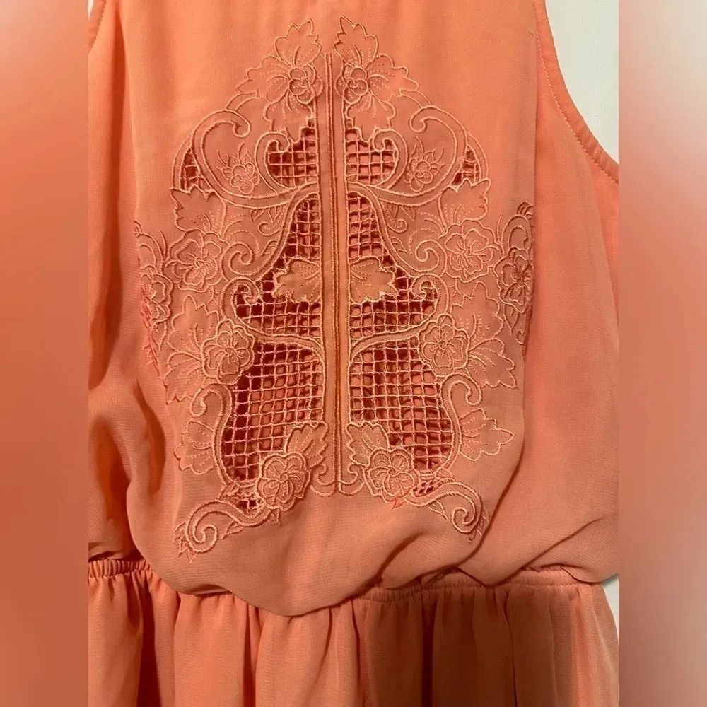 Gianni Bini  peach lace sleeveless dress size M - Image 3