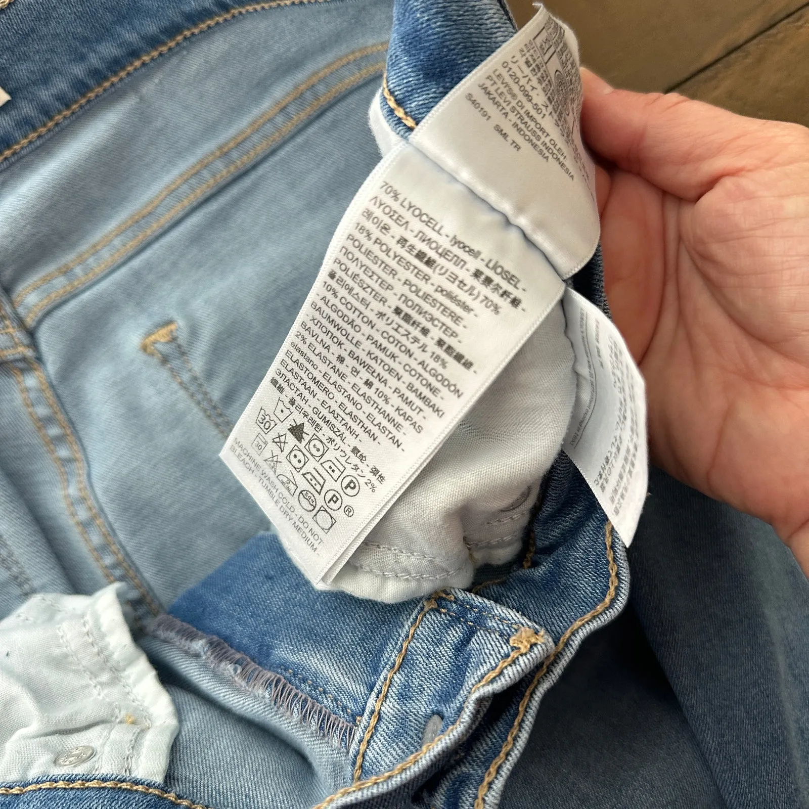 Levi's 724 High Rise Straight Premium Jeans Size 32 - Image 10