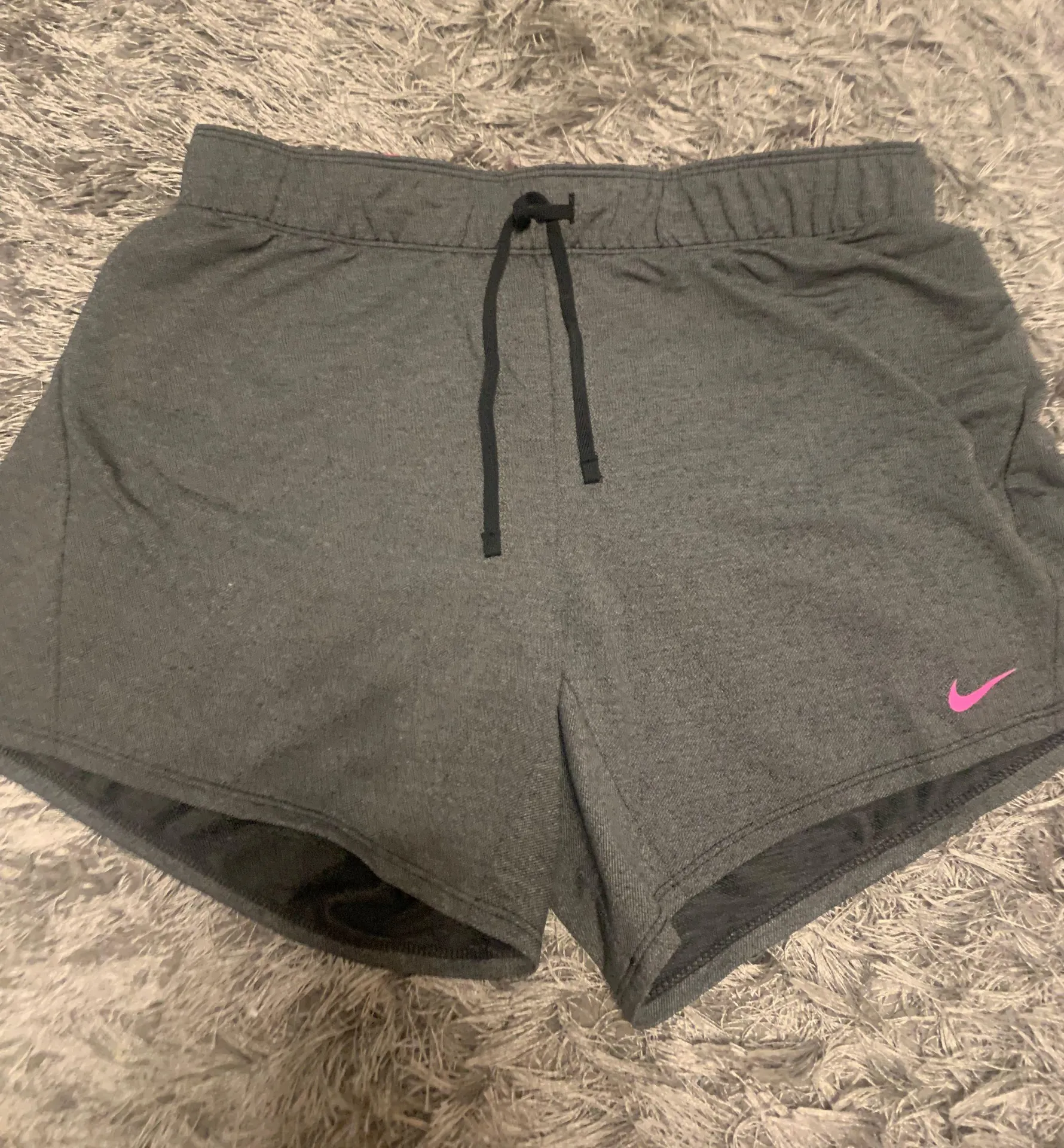 Nike shorts - Image 3