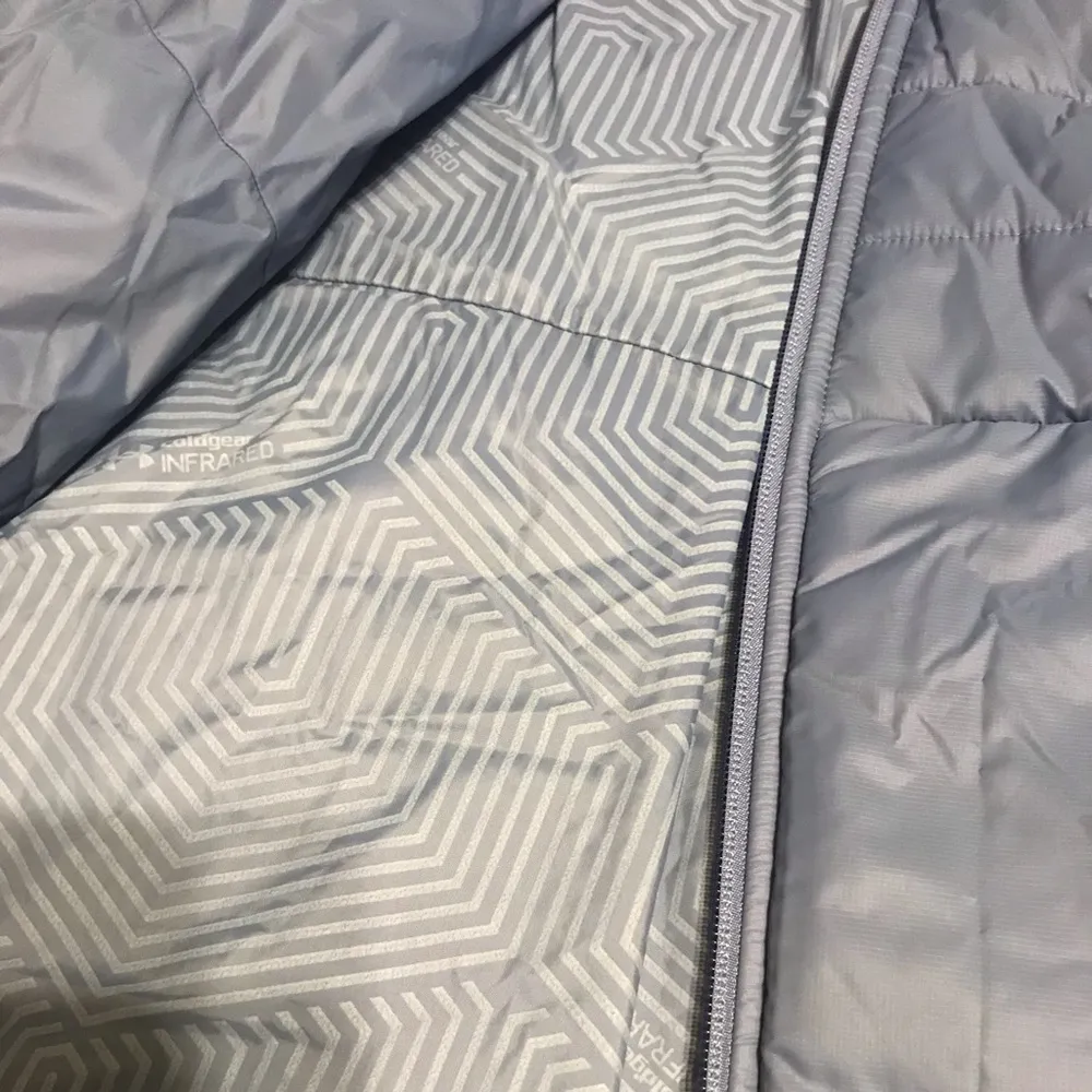 Women’s Under Armour light blue Storm puffer jacket - Image 4