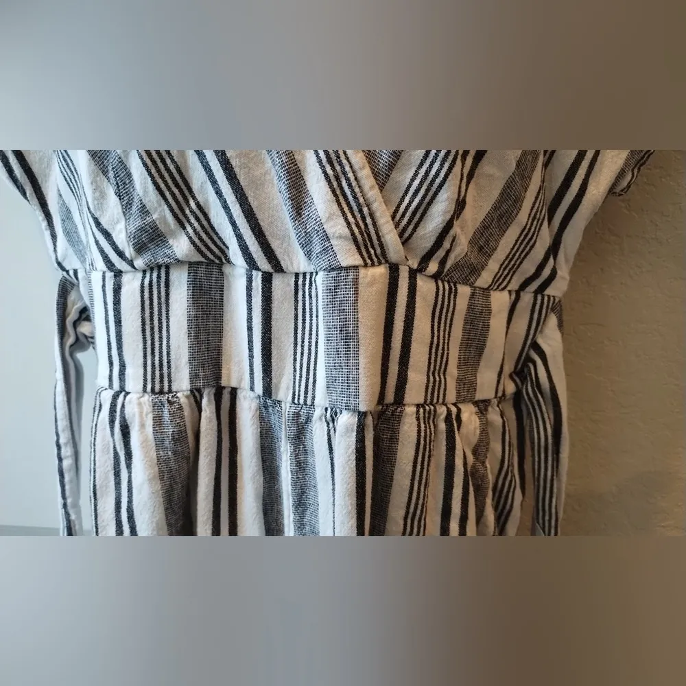 American Eagle Jumpsuit Women’s Size L Striped Pants Romper Short Sleeves V Neck - Image 4