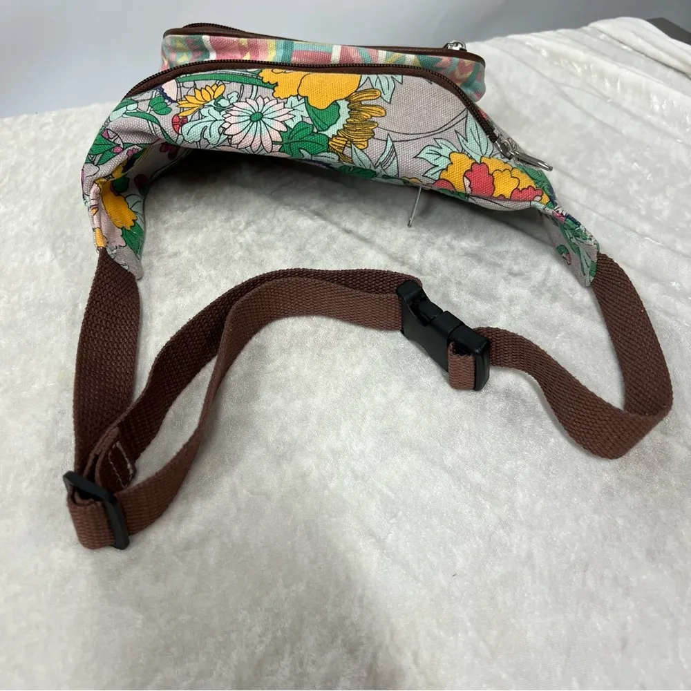 Unionbay Floral Crossbody Bag Fanny pack 3 zippered compartments - Image 3