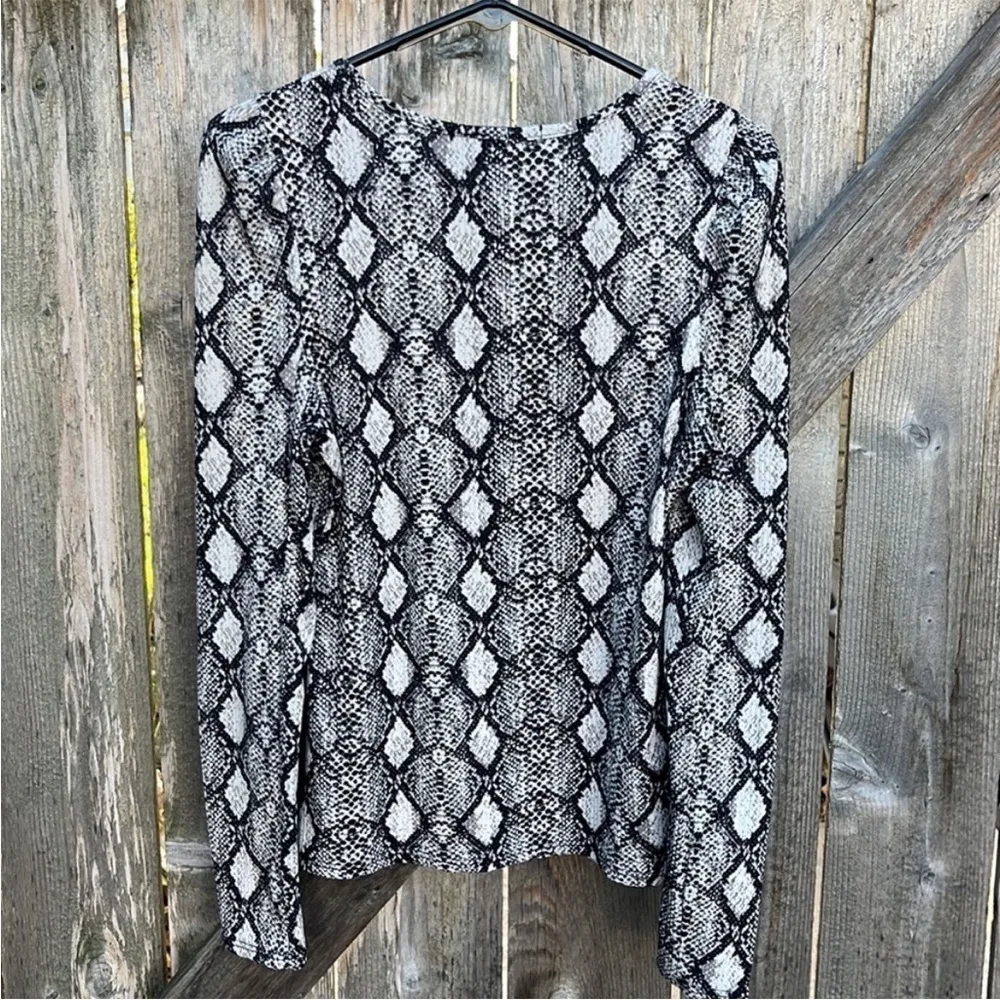 Like New Anthro / Sunday in Brooklyn Ashton Snakeprint Long Sleeve Top - Image 4