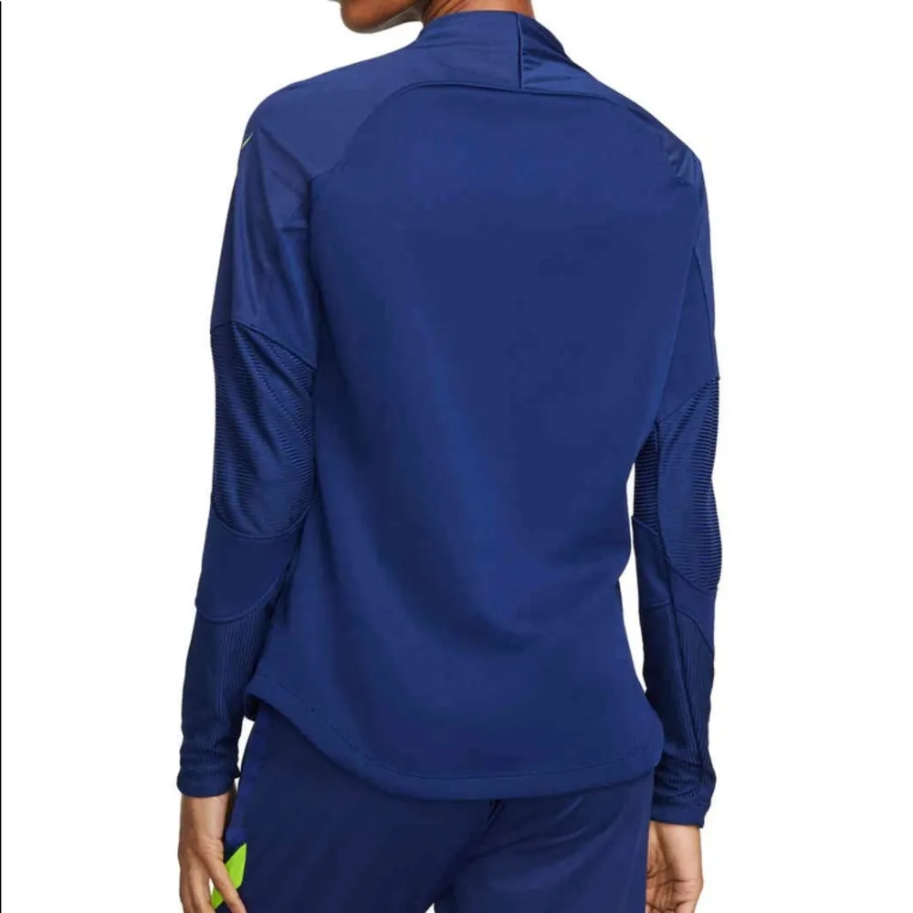 Nike Winter Warrior Strike Padded Drill Top 1/4 Zip Therma-Fit Top - Image 2