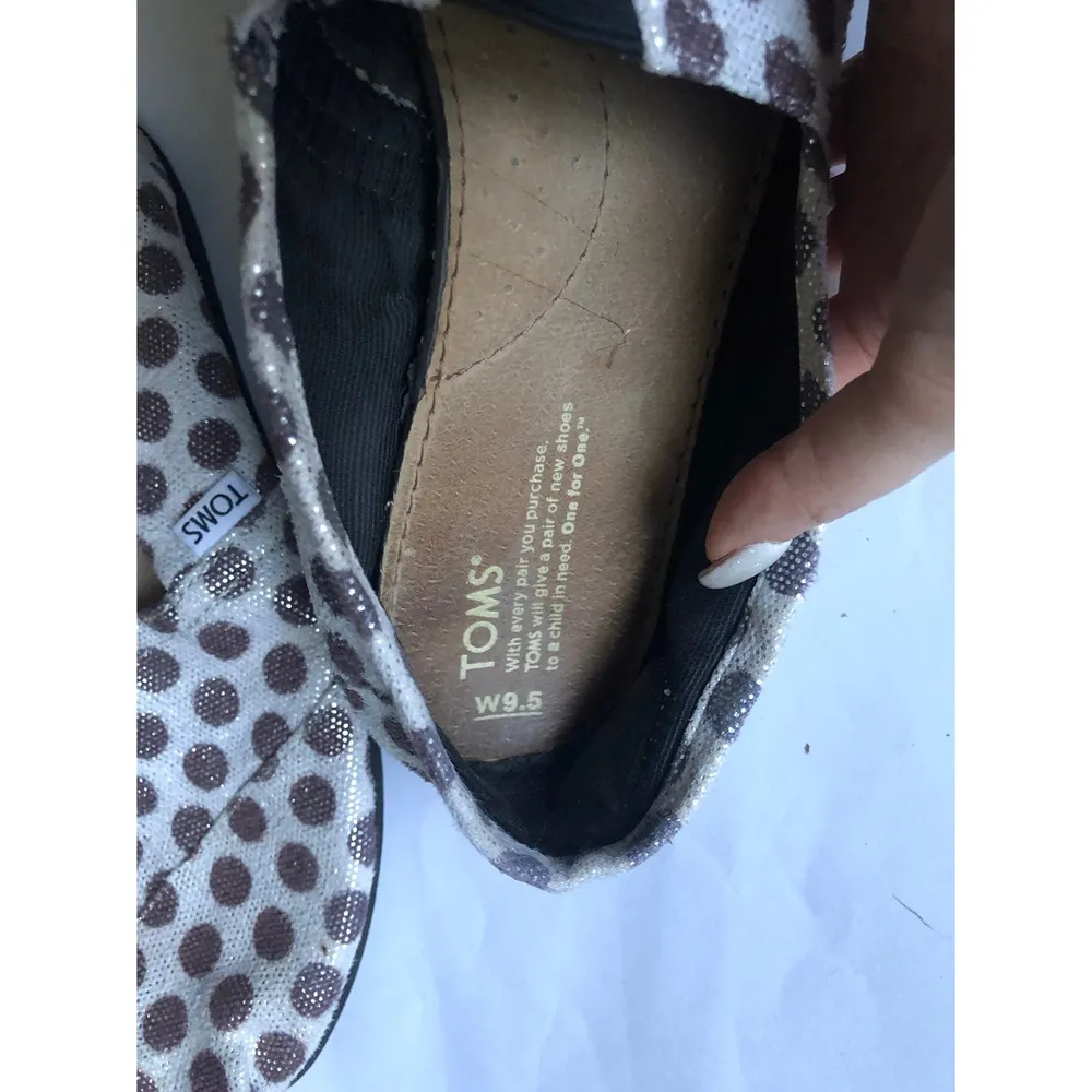 Women’s Slip On Flats Shoes W9.5 Polka Dots - Image 6