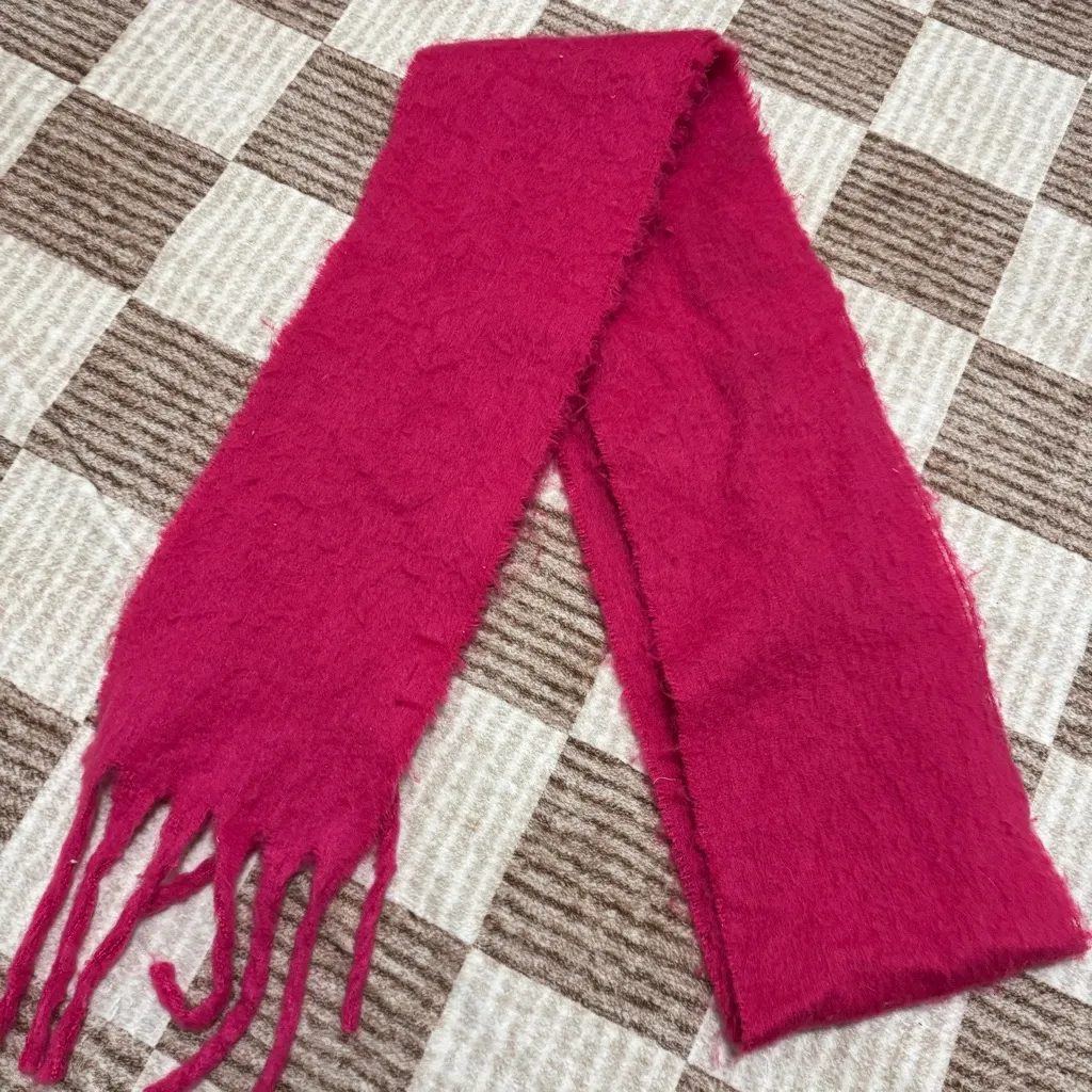 Anthropologie Bonnie Wrap Scarf Pink Fuzzy Soft - Image 5