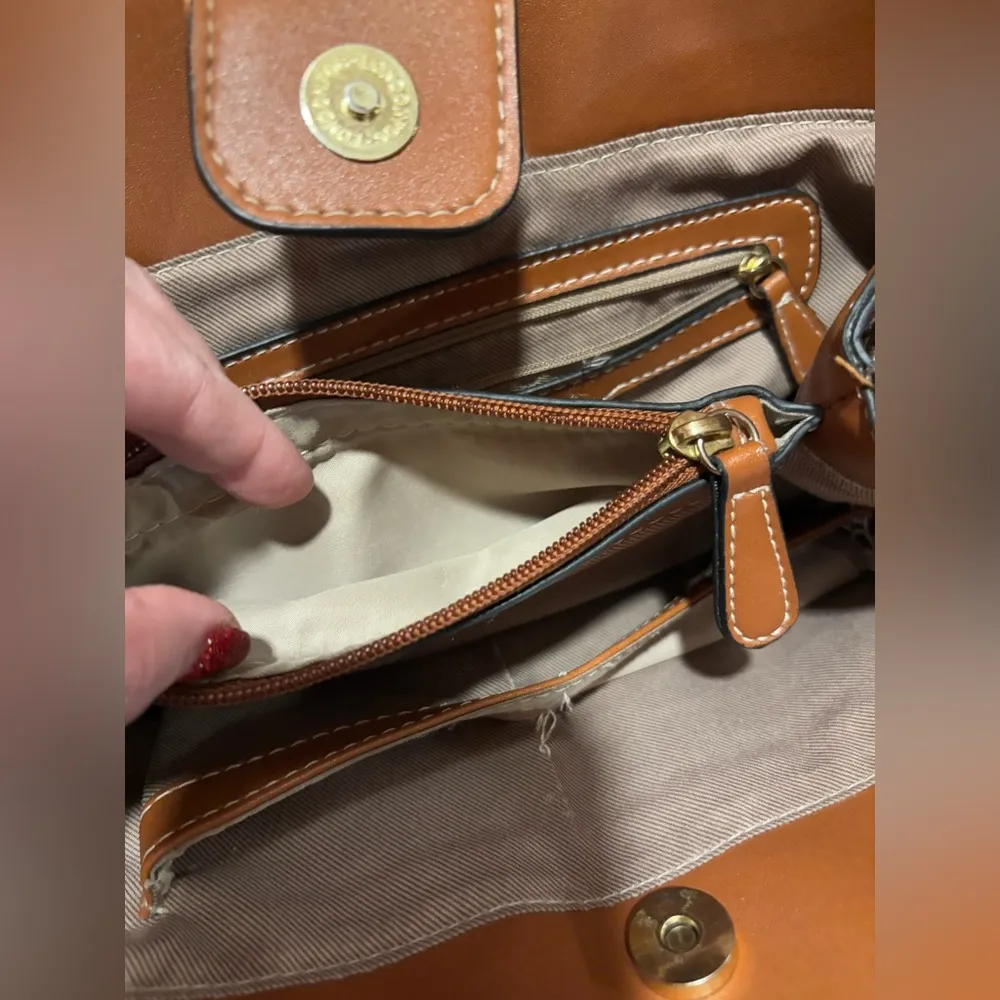 London Fog Brown 4 Compartment Handbag - Image 11