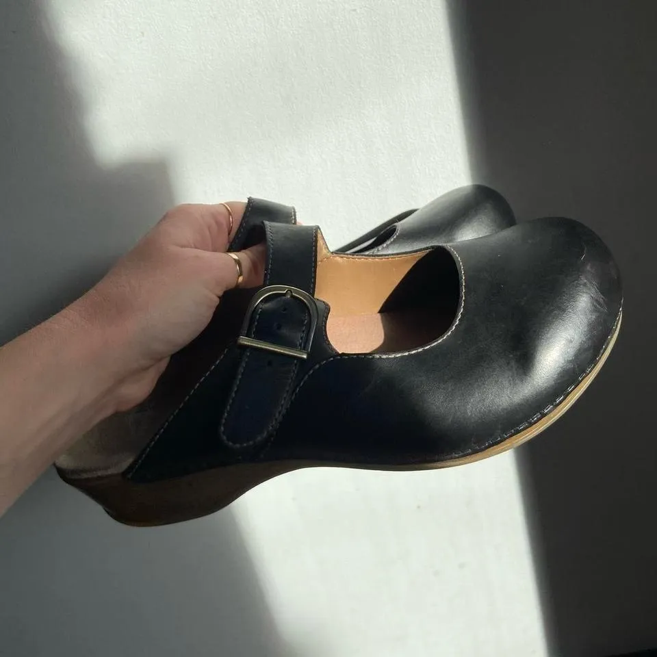 Dansko Martina Mule Black Leather Clogs 🔥 - Image 3