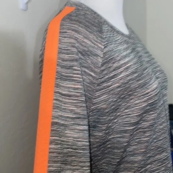 Athleta women’s small snowscape quilted Crewneck sweatshirt - Image 4