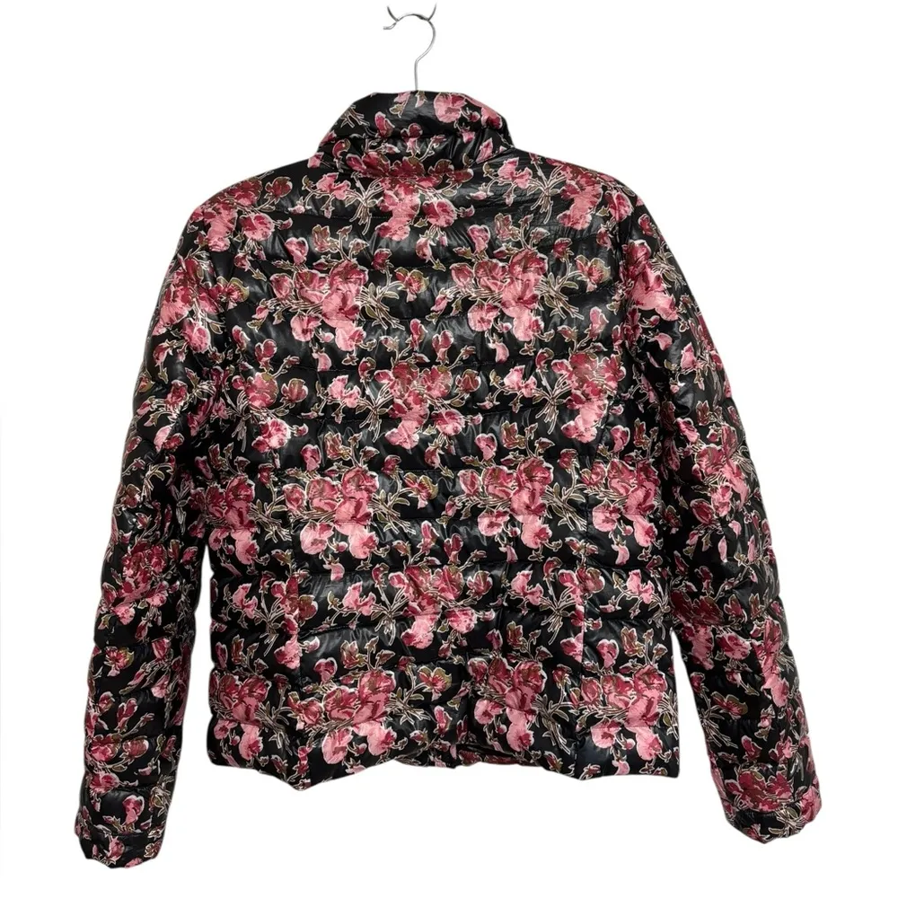 Lands’ End Lightweight Packable Down Puffer Jacket in Pink Floral Print - Image 2