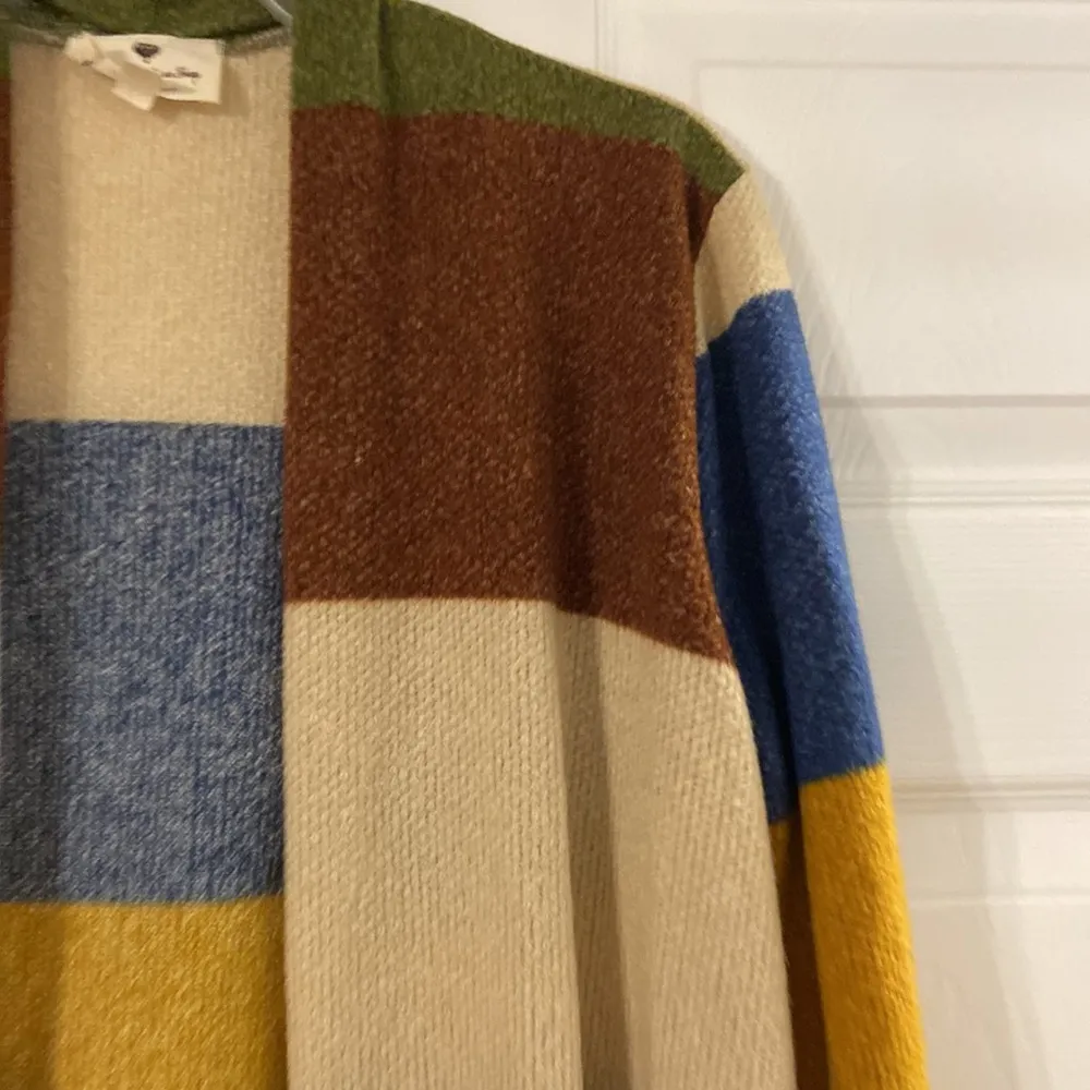 Betsey Boutique Shop Cardigan beautiful fall colors long 33” bust 36” - Image 3