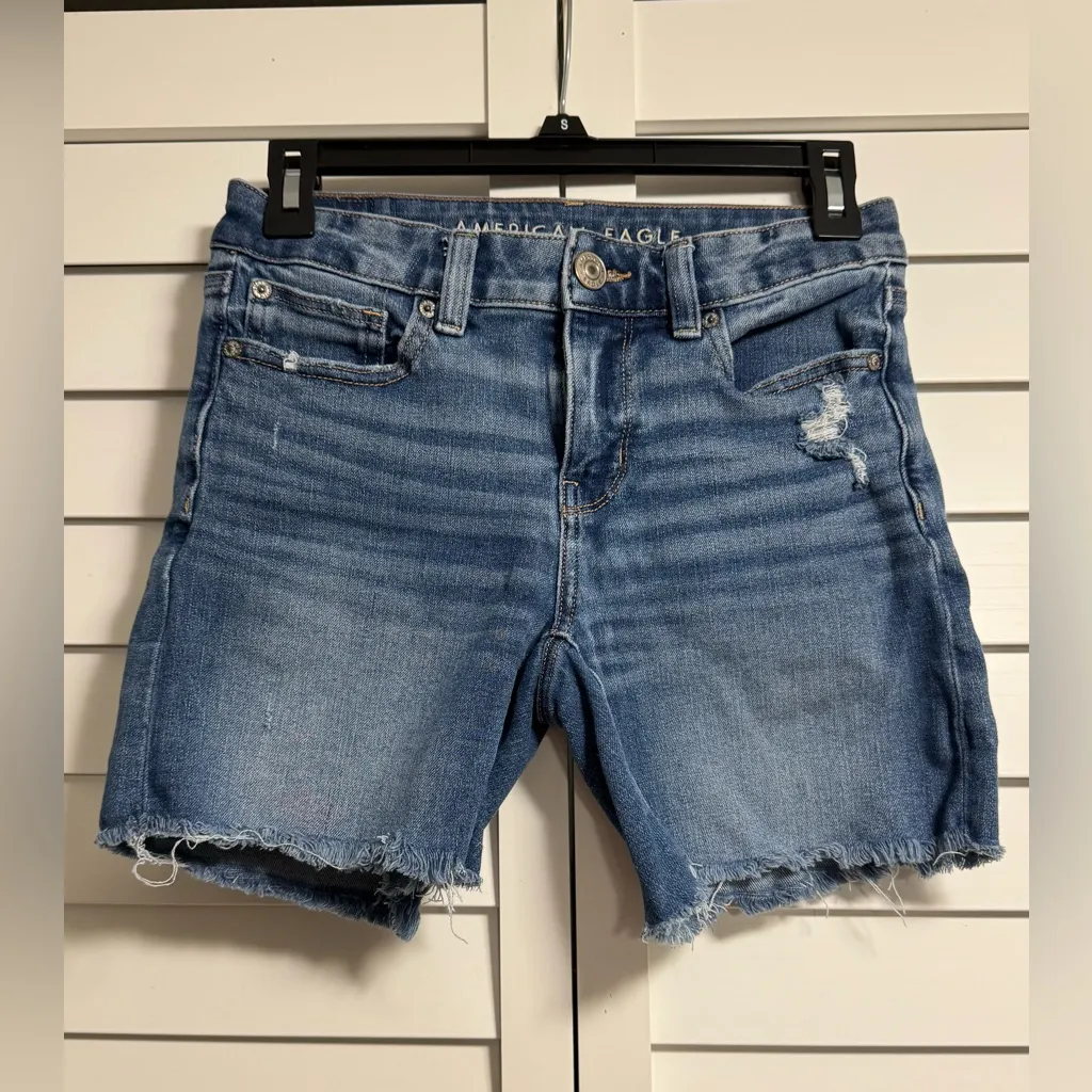 American Eagle ‘The Dream Short’ Denim Midi Shorts Size 2 - Image 2