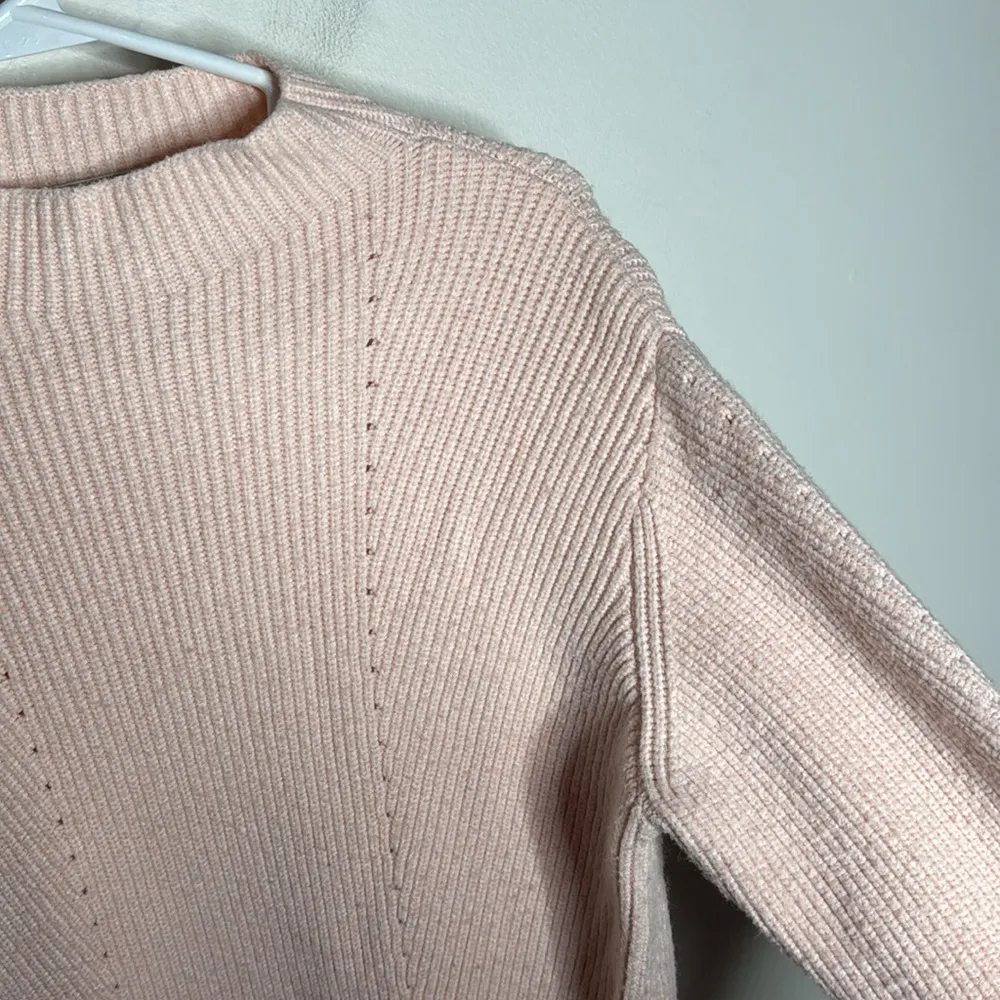 H Halston Ribbed Mockneck Light Pink Sweater Perforated Accents Size M - Image 5