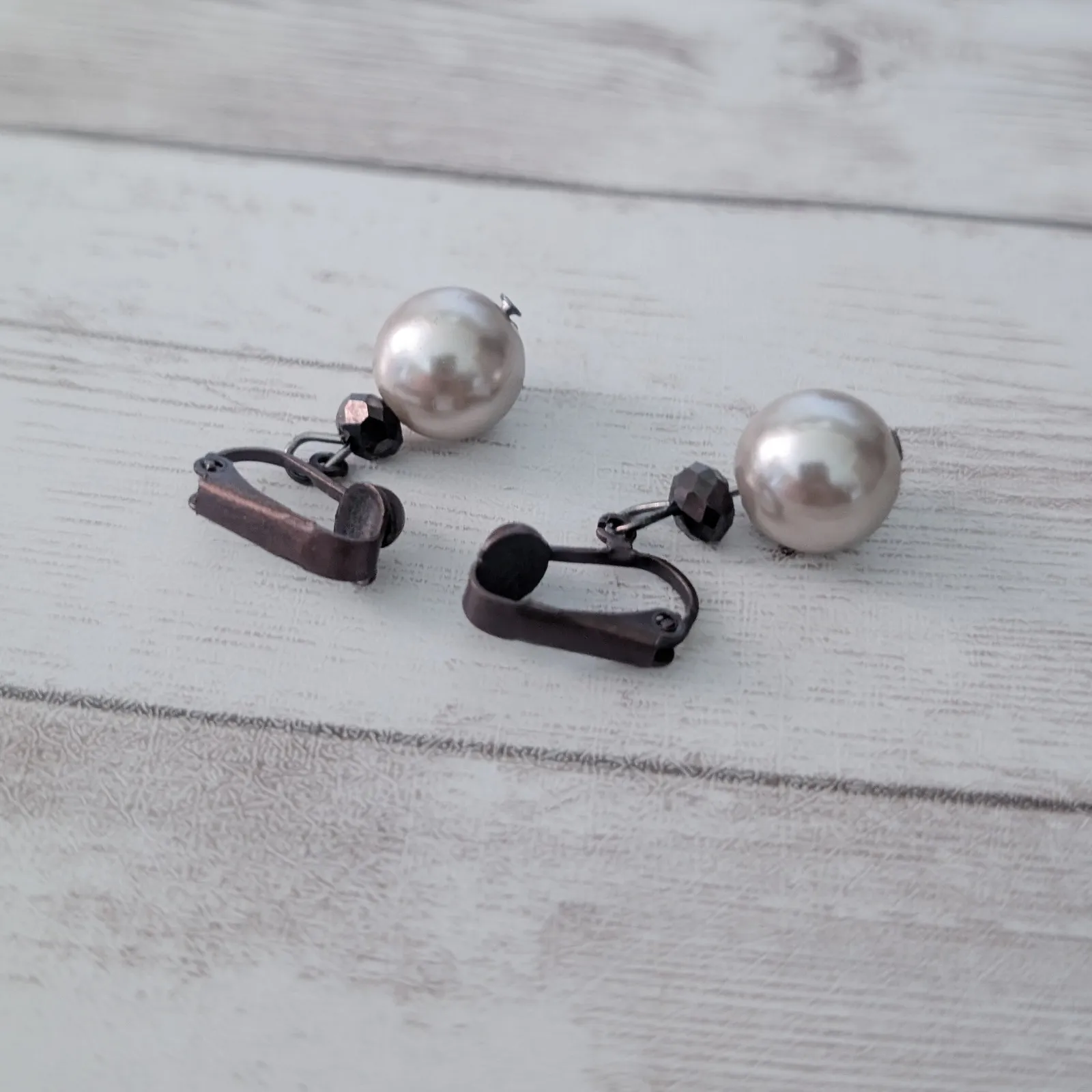 Vintage Clip On Earrings Brown & Faux Pearl Dangle - Image 5