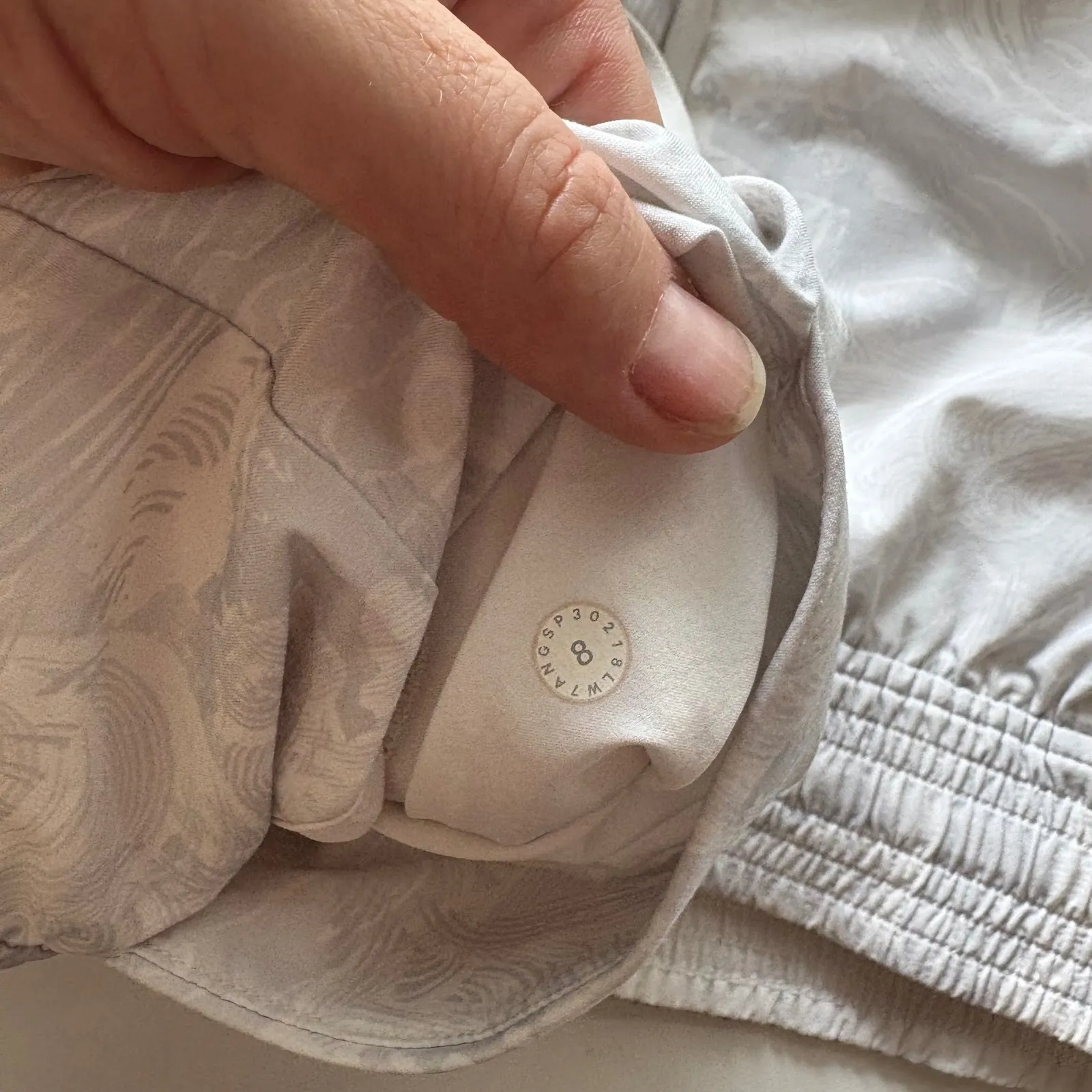 Lululemon‎ Womens White Gray Swift Speed Running Shorts Drawstring Size 8 - Image 6