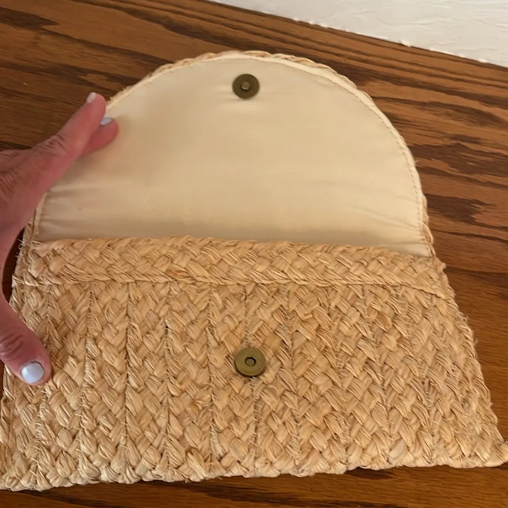 Universal Threads Universal Thread Woven Straw Clutch - Image 3