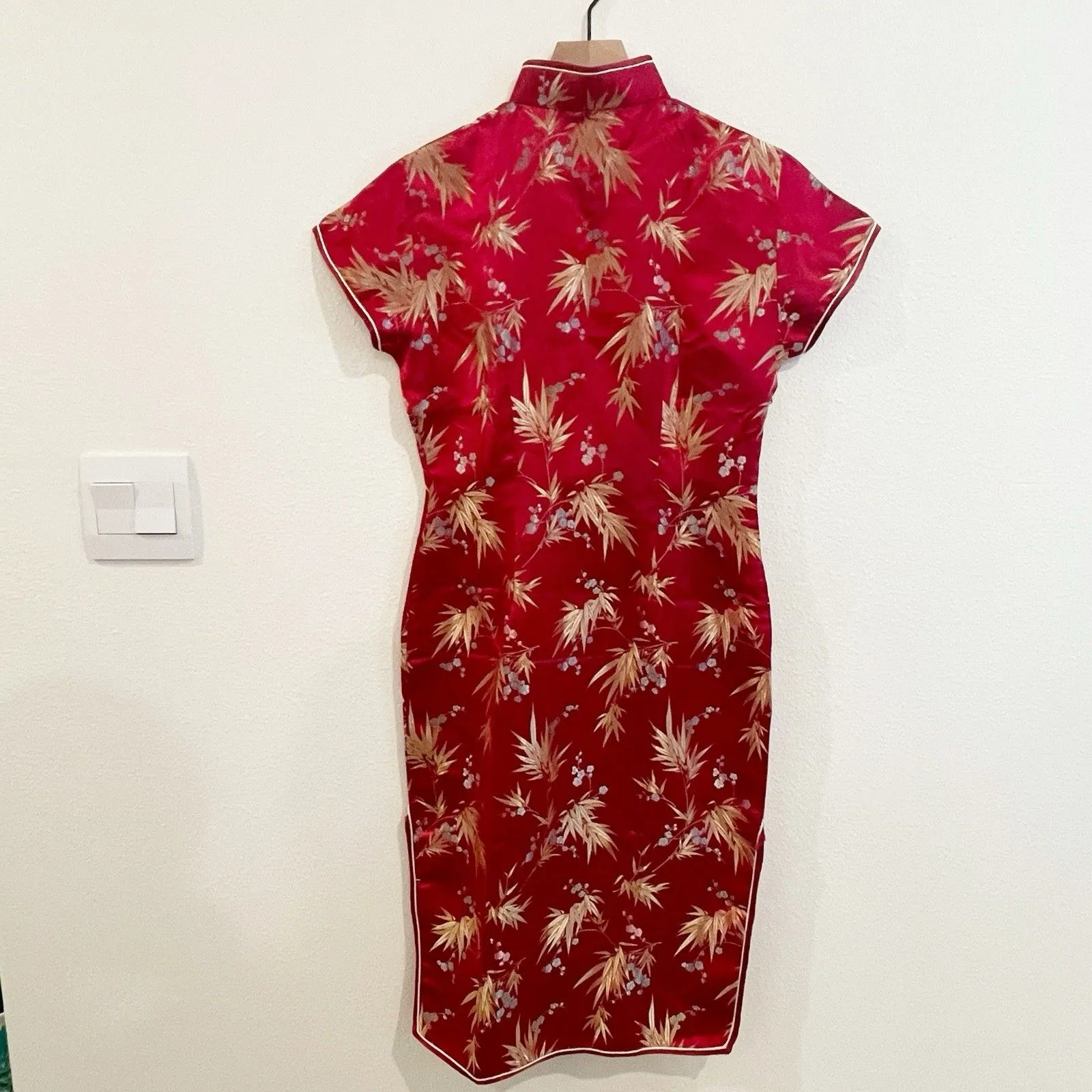 Vintage Qipao Dress Women Small Medium (38) Hong Kong Red Long Fitted cheongsam - Image 8