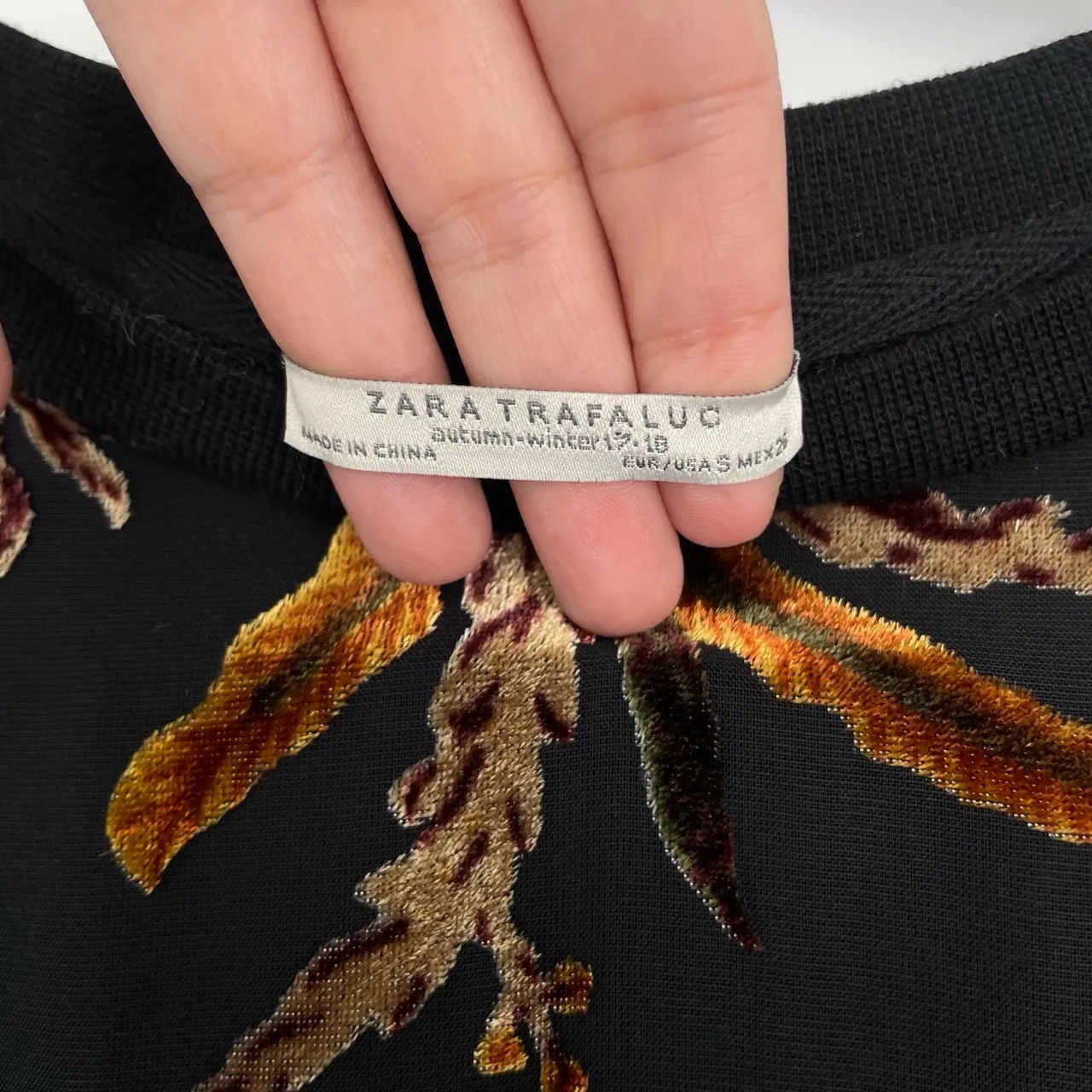 Zara Short Sleeve Whimsy Goth Velvet Burnout Black Knee Length Shift Dress Small - Image 4