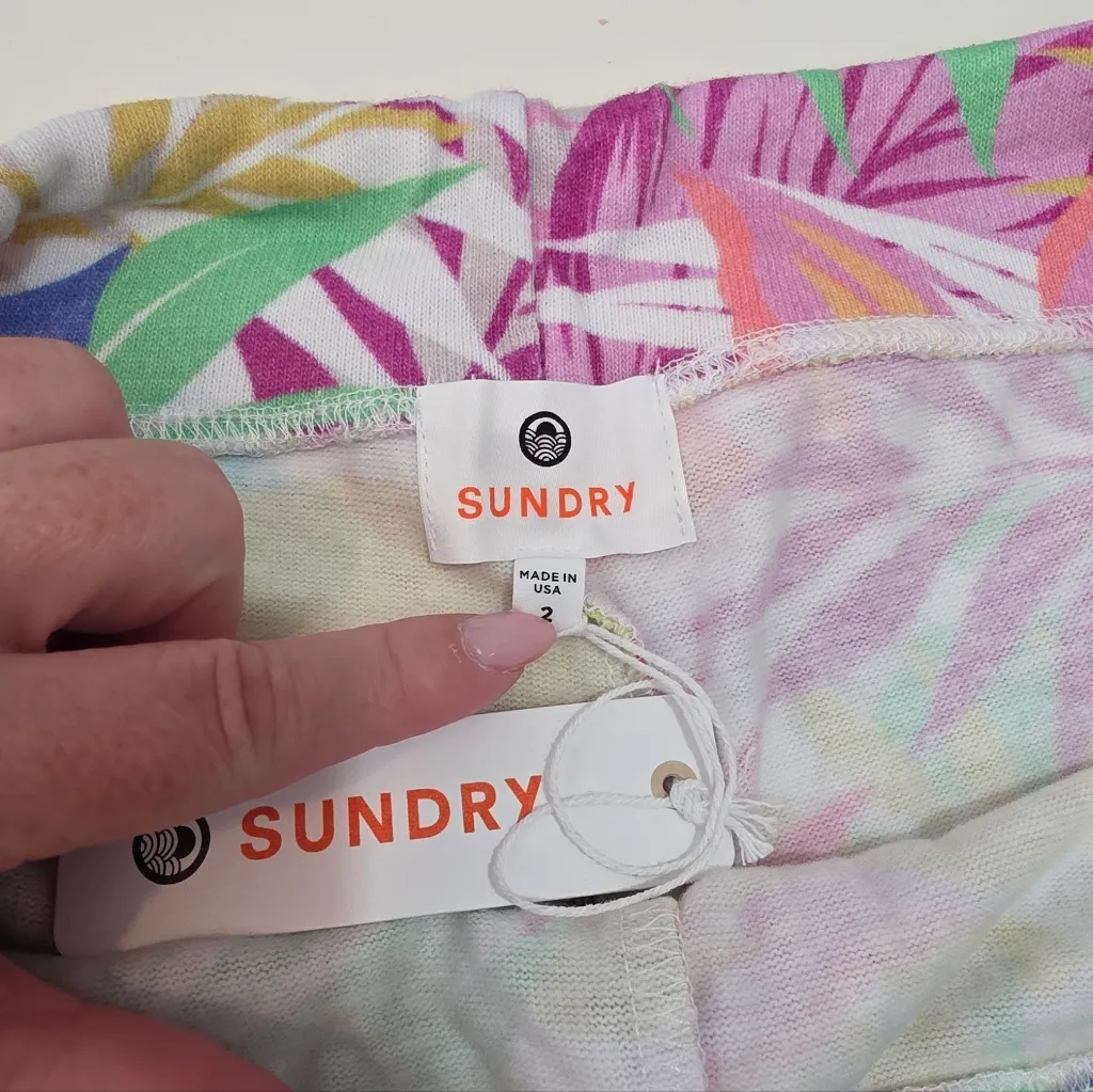 Sundry Anthropologie Shorts Tropical Print Women's Size 2 New - Image 2