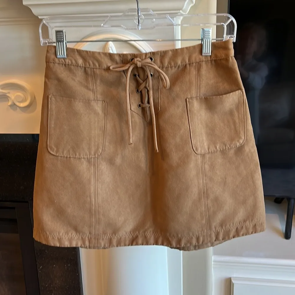 Hollister Faux Suede Skirt Mini Warm Tan Womens 3 Lace Up Rodeo Wedtern - Image 3