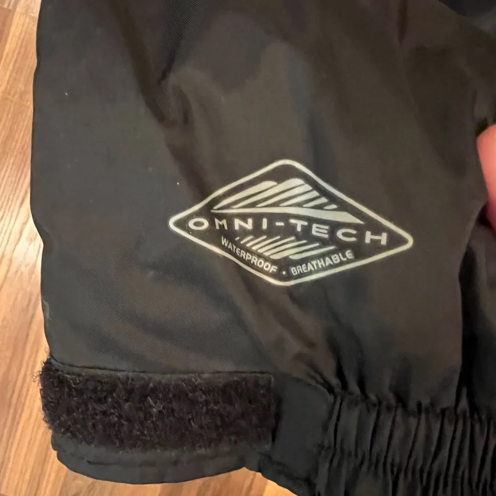 Woman's  Omni-Tech windbreaker/rain jacket - Image 4