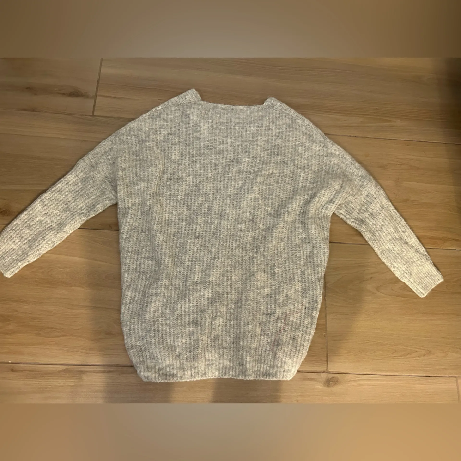 NEW Gray Wool Blend Super Soft Vneck Oversized Sweater XS - Image 2