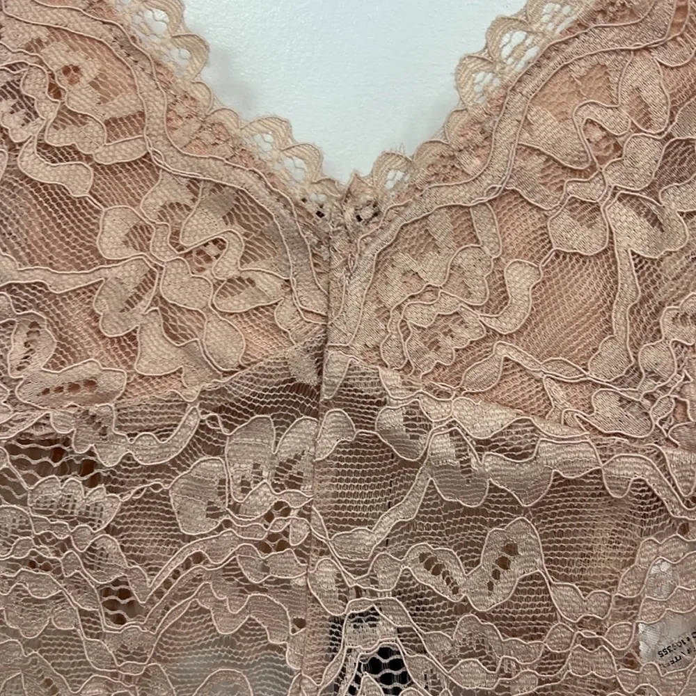 NEW LULUS LACE PINK ROSE BRALETTE size small - Image 14