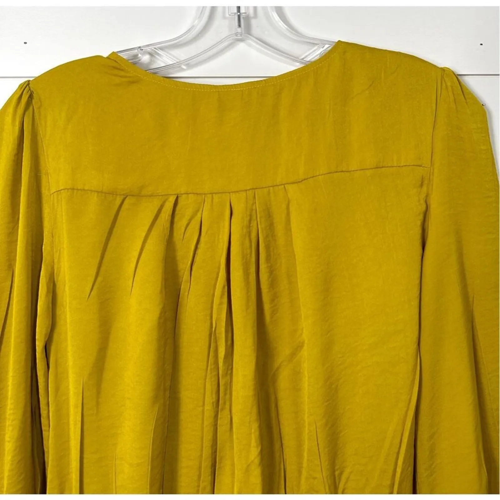 NEW Maison d'Amelie Women's Long Ruched Sleeves V - Image 11