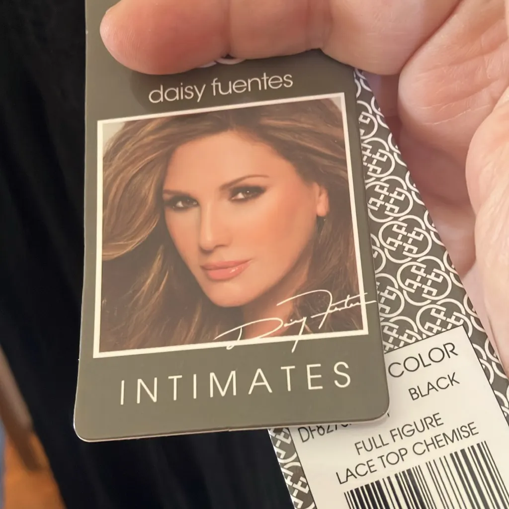 FINAL MARKDOWN Daisy Fuentes Elegant Black Lace nighty 1X NWT - Image 3