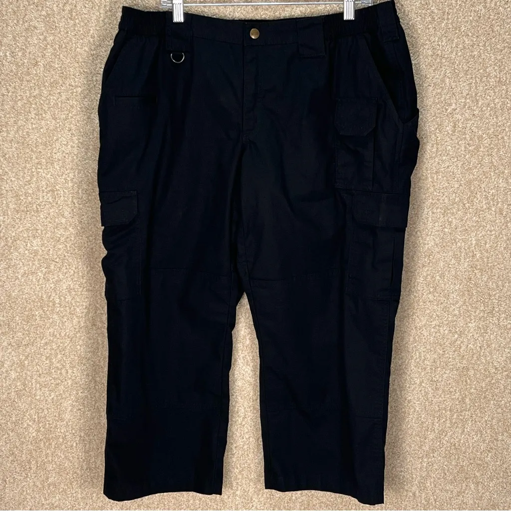 Imperfect 5.11 Tactical capri pants black cargo pants size 18 regular pockets - Image 15
