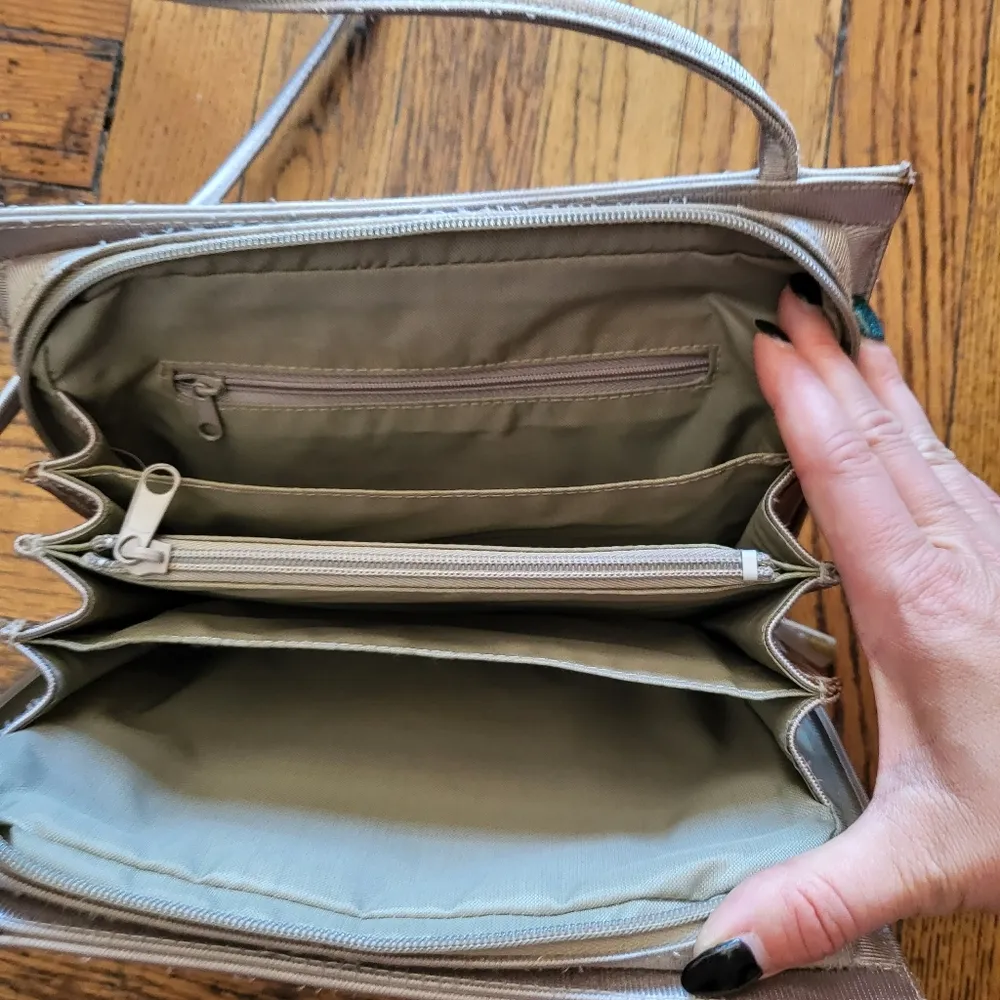 Bueno Silver Rectangular Crossbody Purse - Image 6