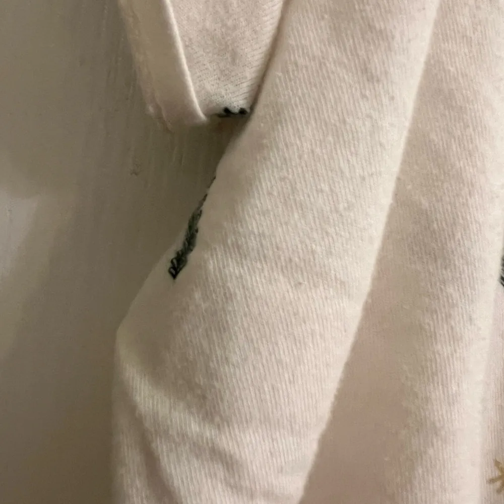 Old Navy EveryWear Crew-Neck T-Shirt Christmas Evergreen Trees - size 2x - Image 3