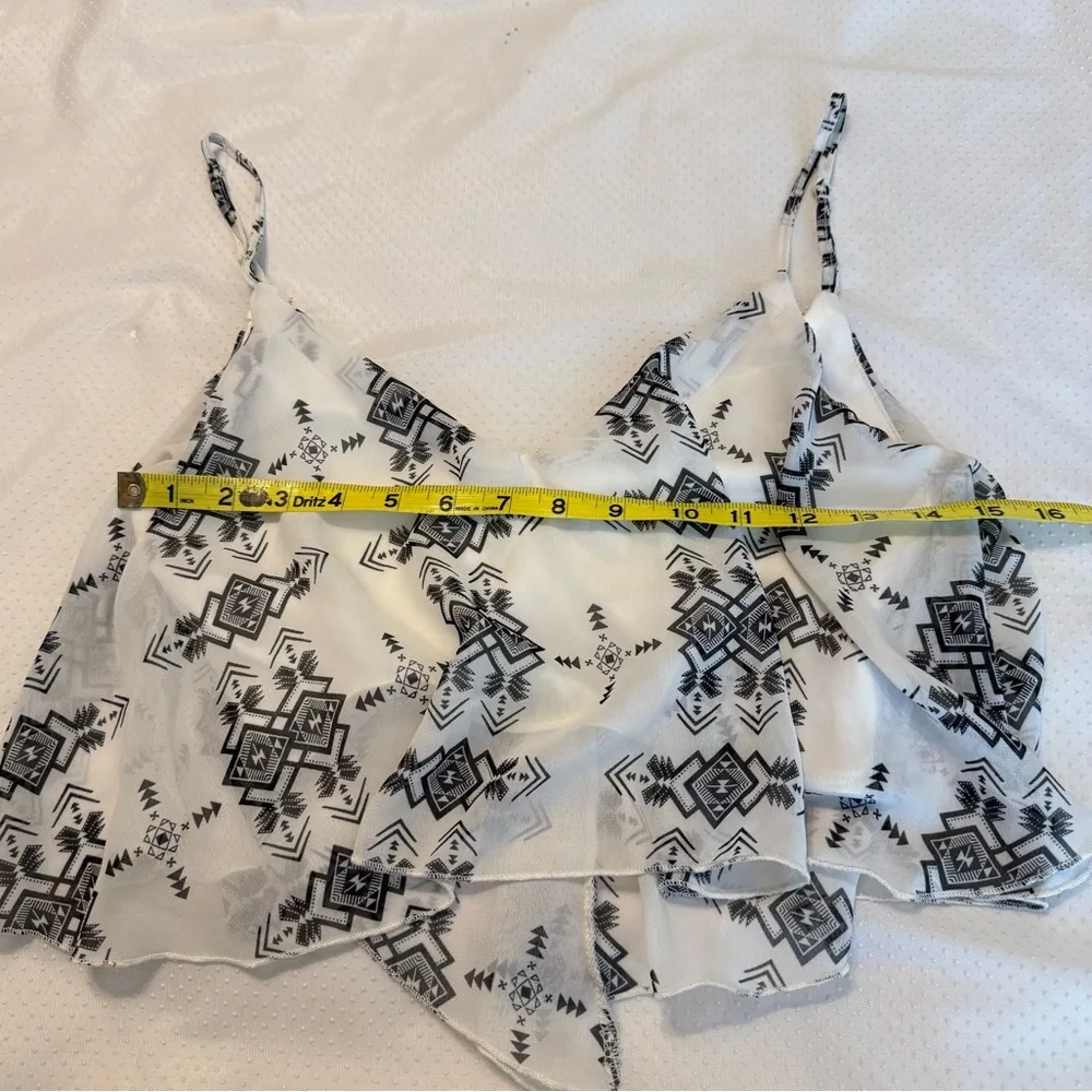 Ali & Kris Aztec Print Crop Top Size Medium White Black Sheer Layer Geometric - Image 10