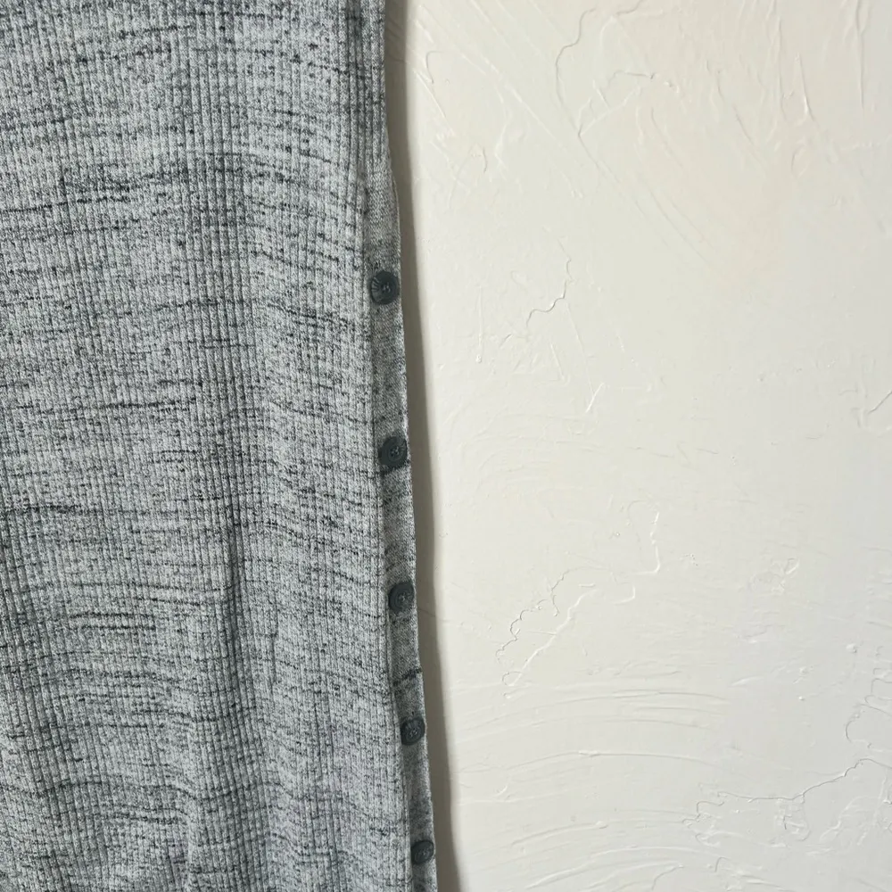 NWT Anthropologie Saturday Sunday grey ribbed v-neck button midi dress size S - Image 3