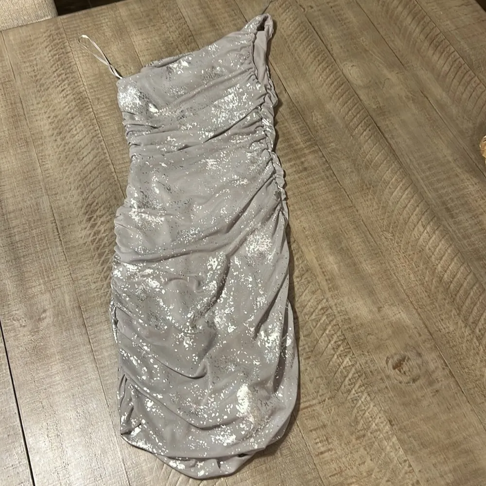 Zara silver one shoulder ruched mini dress - Image 5