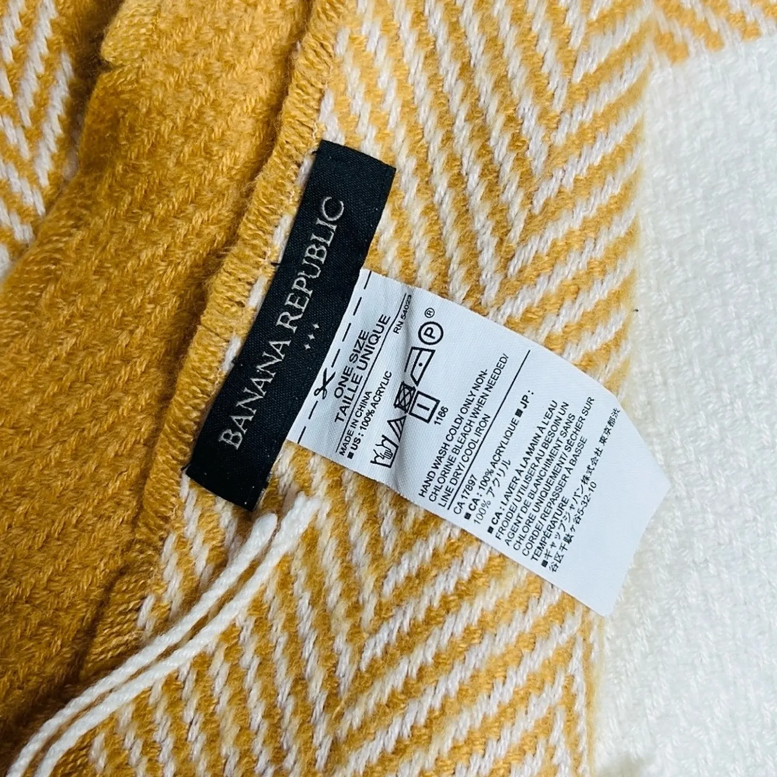 Banana Republic Factory Gold and Cream Blanket Scarf - Image 2