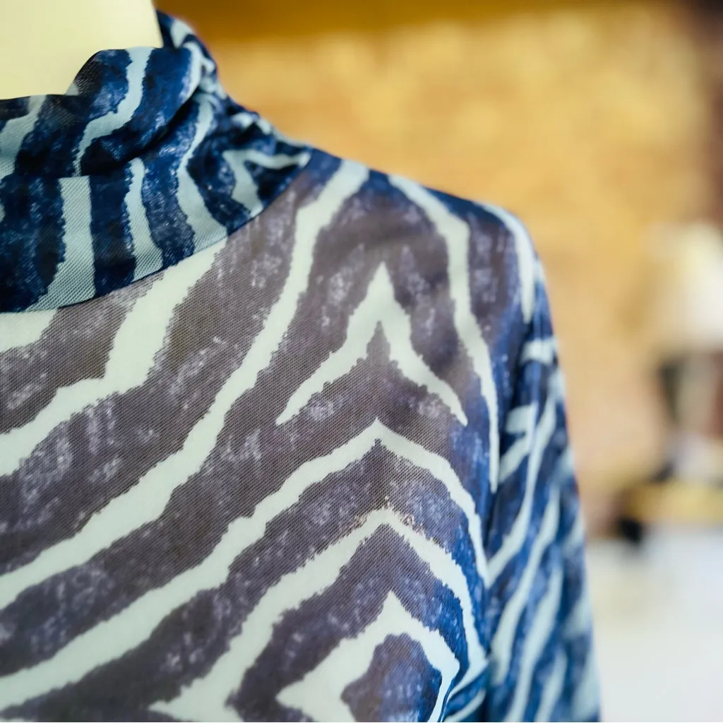 WHBM Blue Sheer Long Sleeve Mesh Turtleneck Top S - Image 4