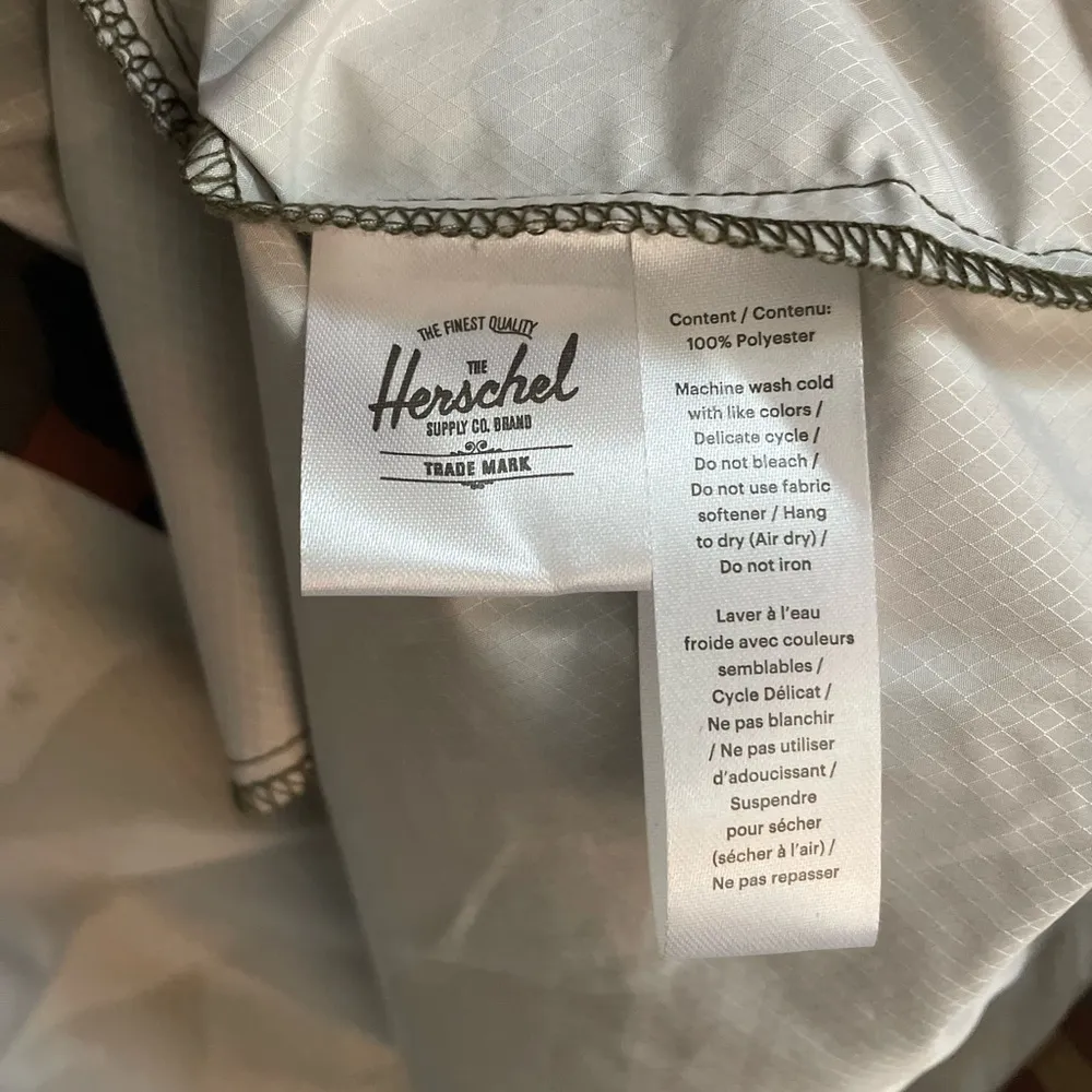 Herschel Supply Co. x Urban Outfitters UO Voyage Coach Camo Jacket Size M - Image 10